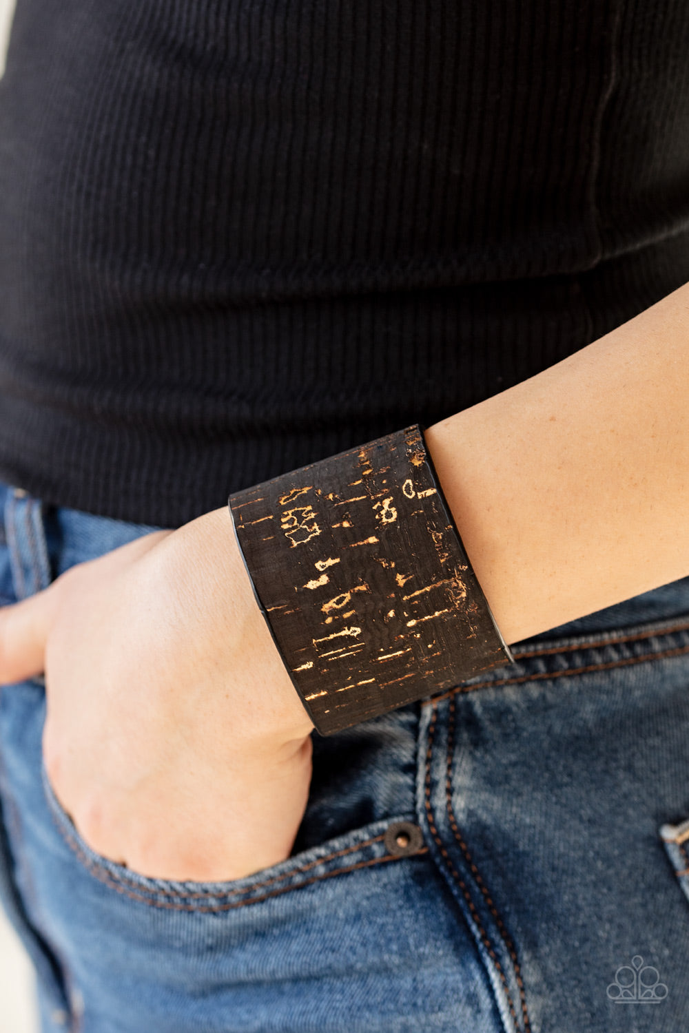 Paparazzi Bracelets - Up To Scratch - Black