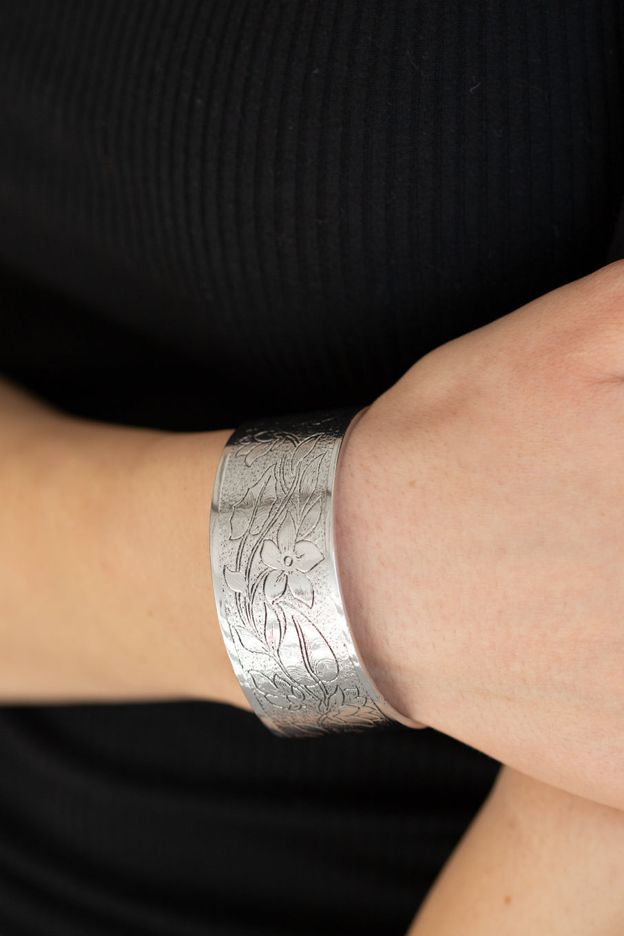 Paparazzi Bracelets - Cuff - Garden Variety - Silver