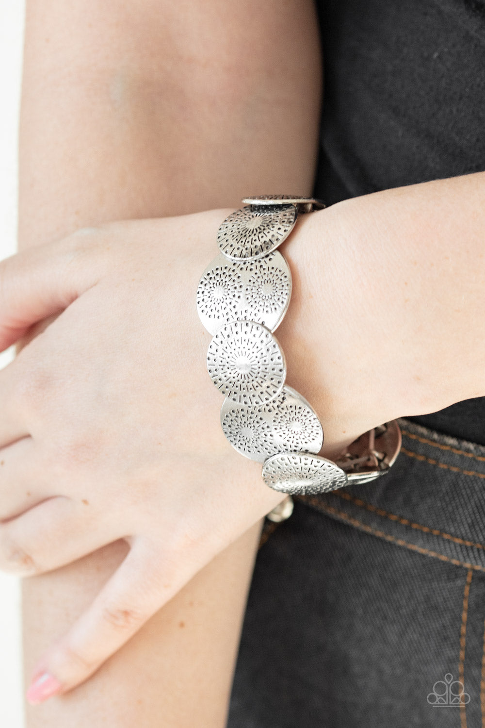 Paparazzi Bracelets - Pleasantly Post - Silver