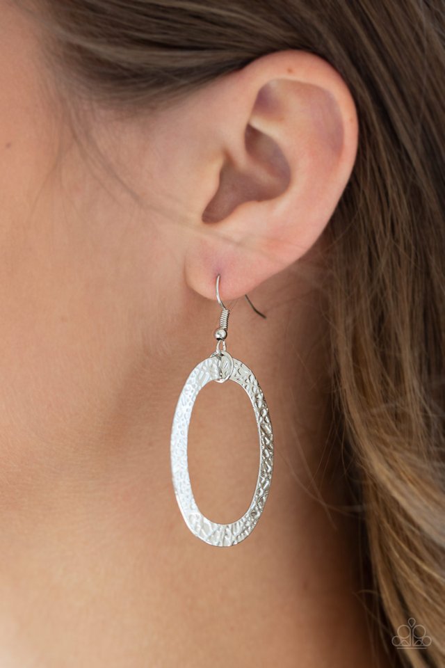 Paparazzi Necklaces - Glimmer Goals - Silver