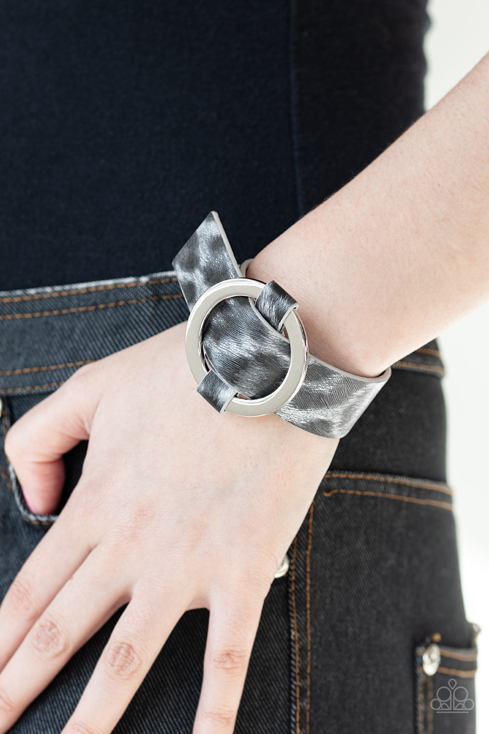 Paparazzi Urban Collection - Jungle Cat Couture - Silver
