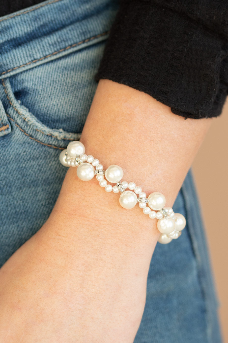 Paparazzi Bracelets - Utmost Uptown - White