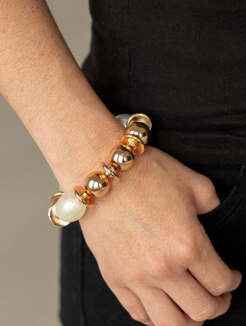 Paparazzi Bracelets - Big League Luster - Gold