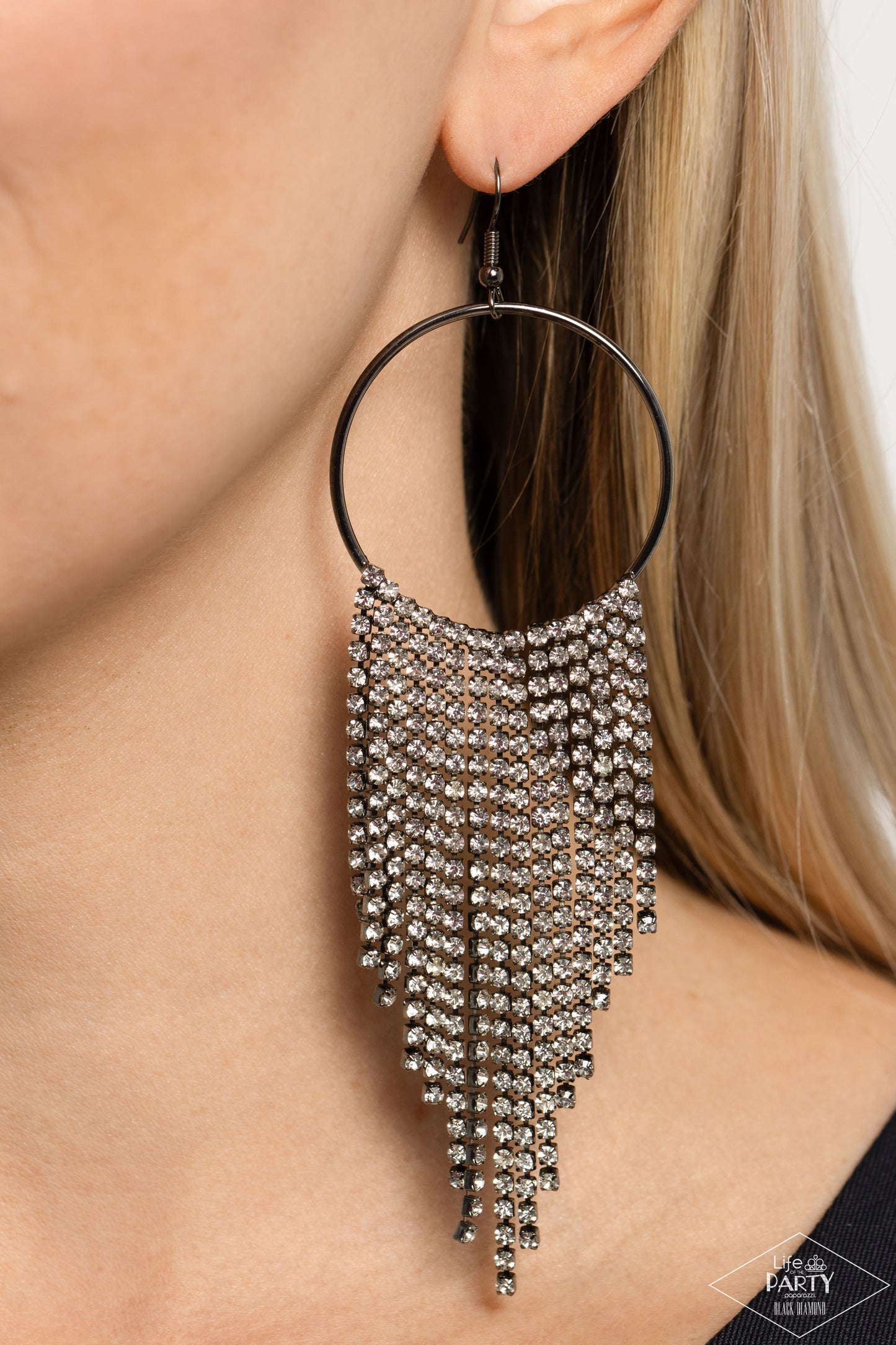 Paparazzi Earrings - Streamlined Shimmer - Black