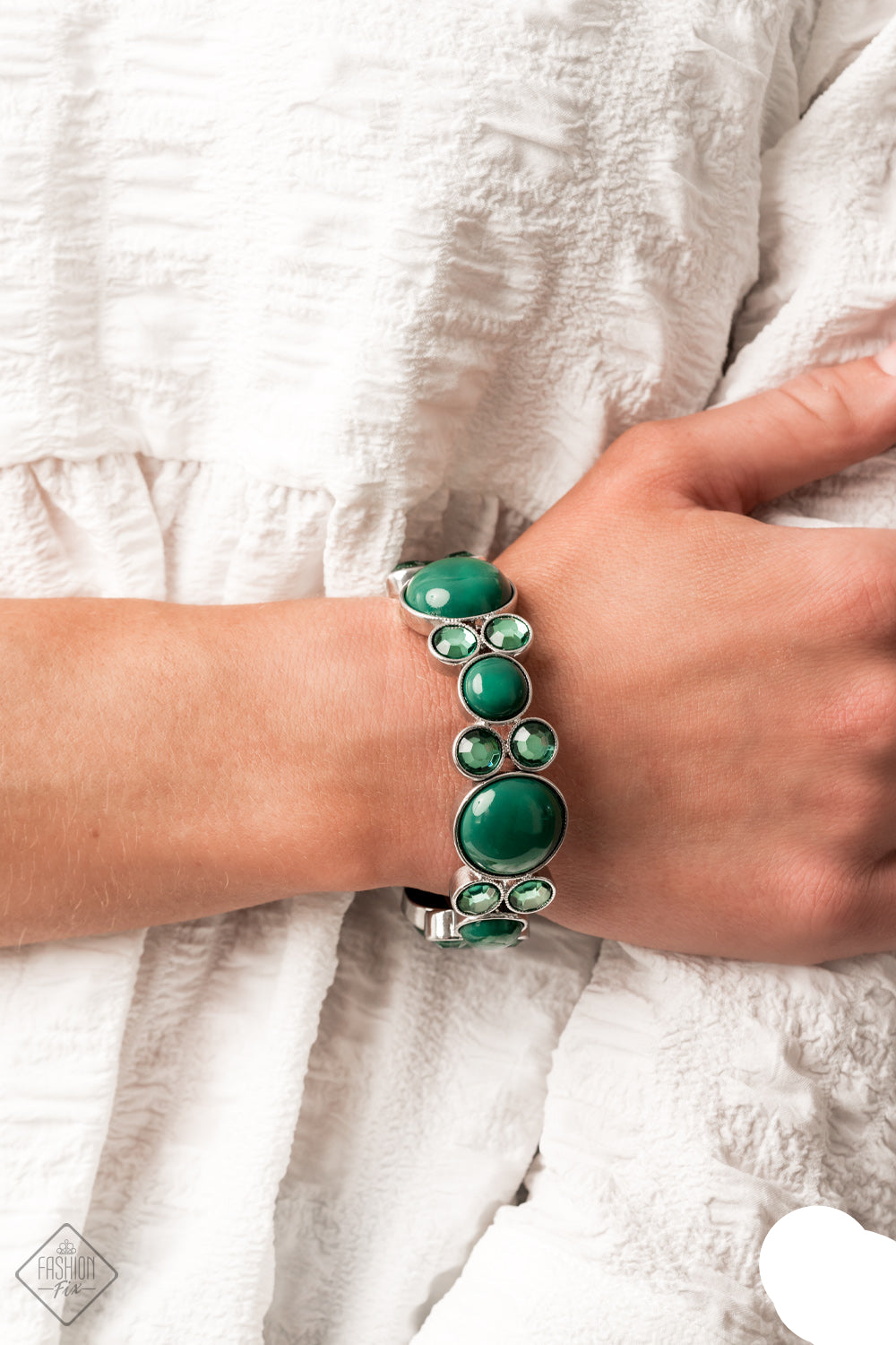 Paparazzi Bracelets - Celestial Escape - Green - B541