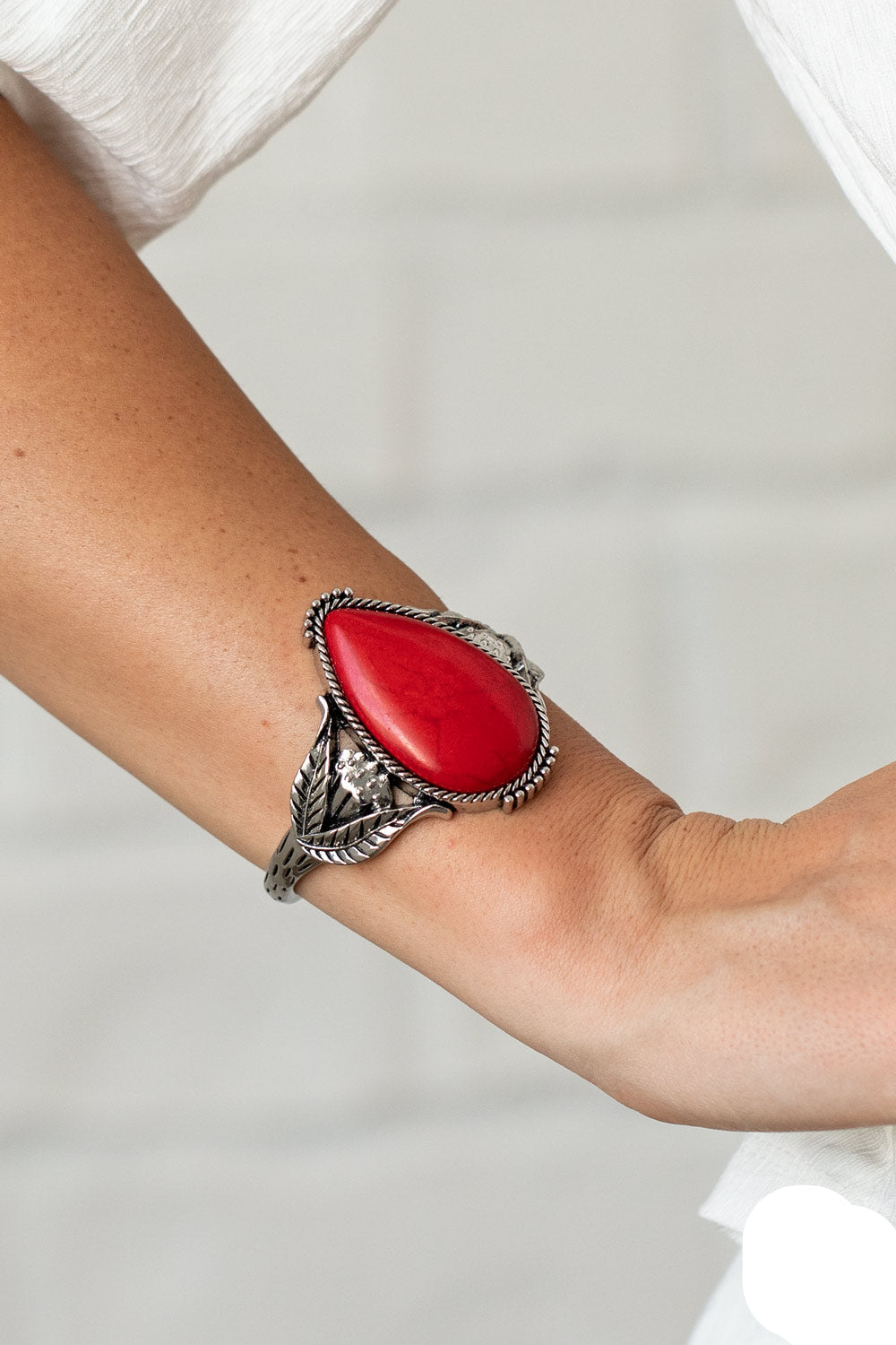 Paparazzi Bracelets - Blooming Oasis - Red