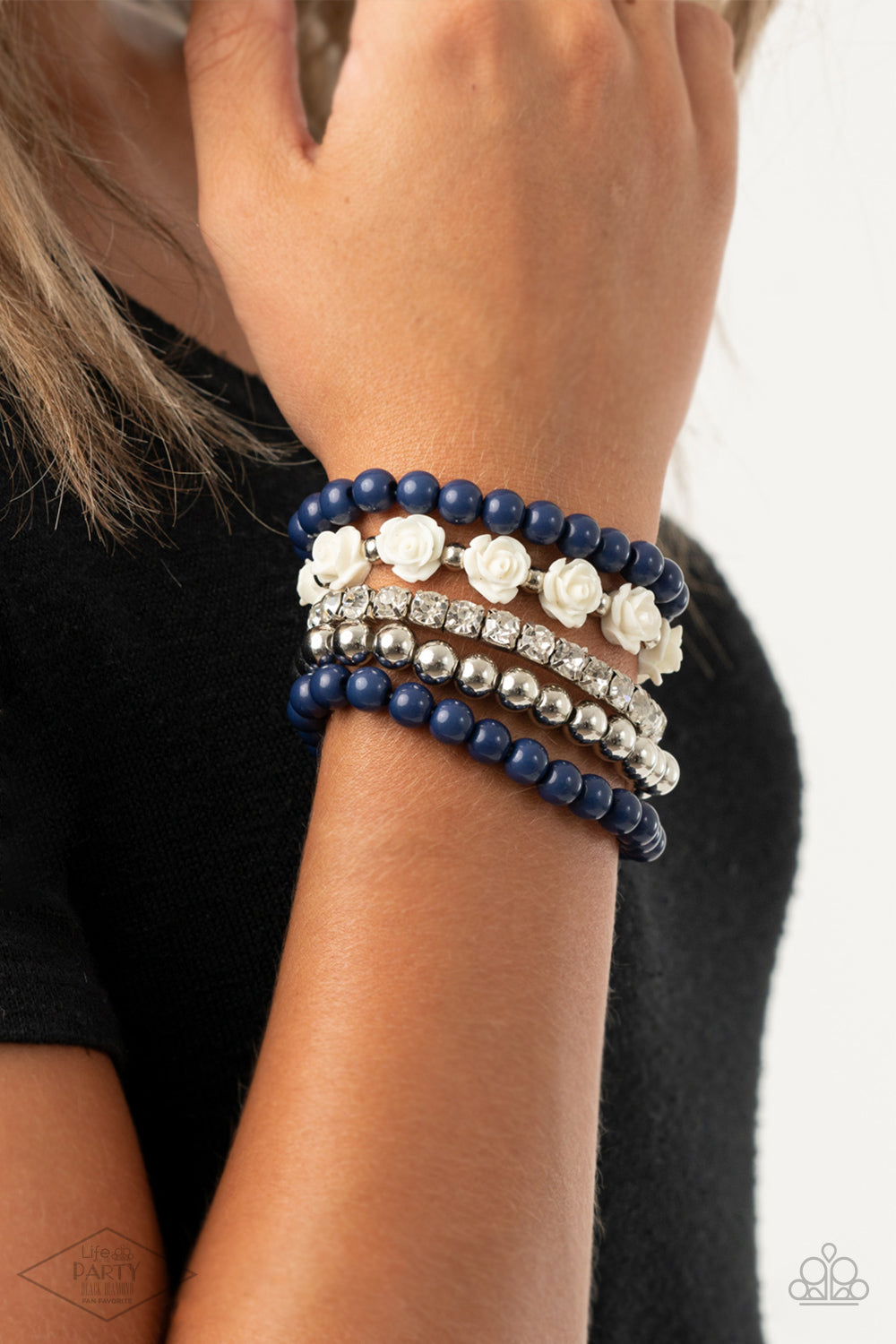 Paparazzi Bracelets - Rose Garden Grandeur - Blue
