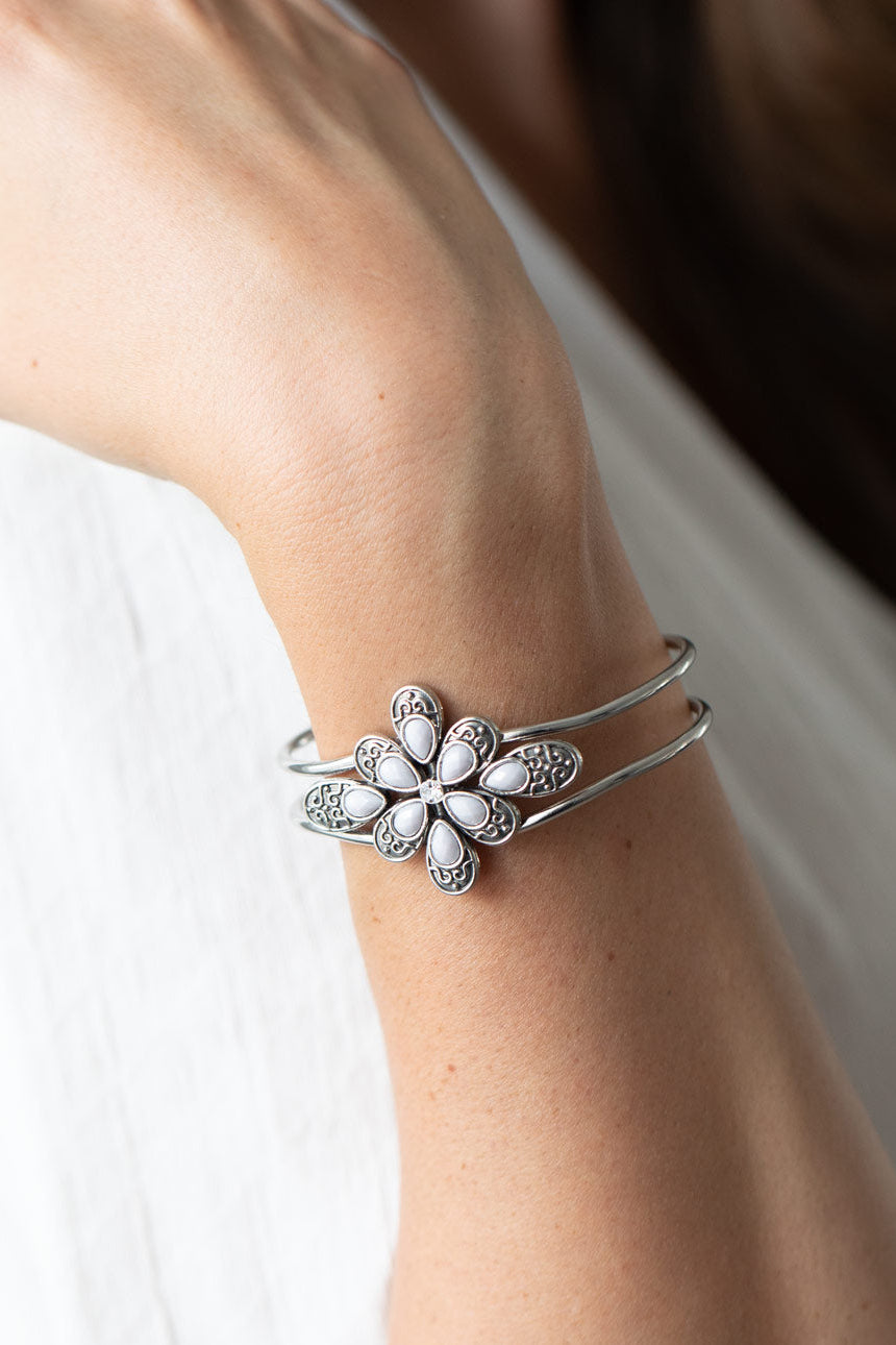 Paparazzi Bracelets - Go With The Florals - Silver