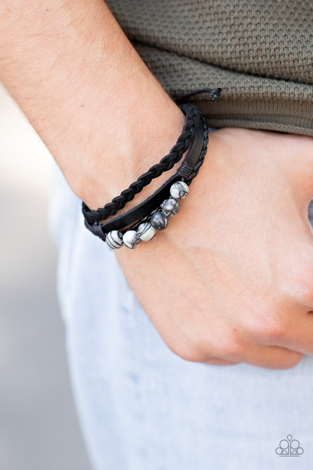 Paparazzi Urban Collection - Off - Road Rebel - Black