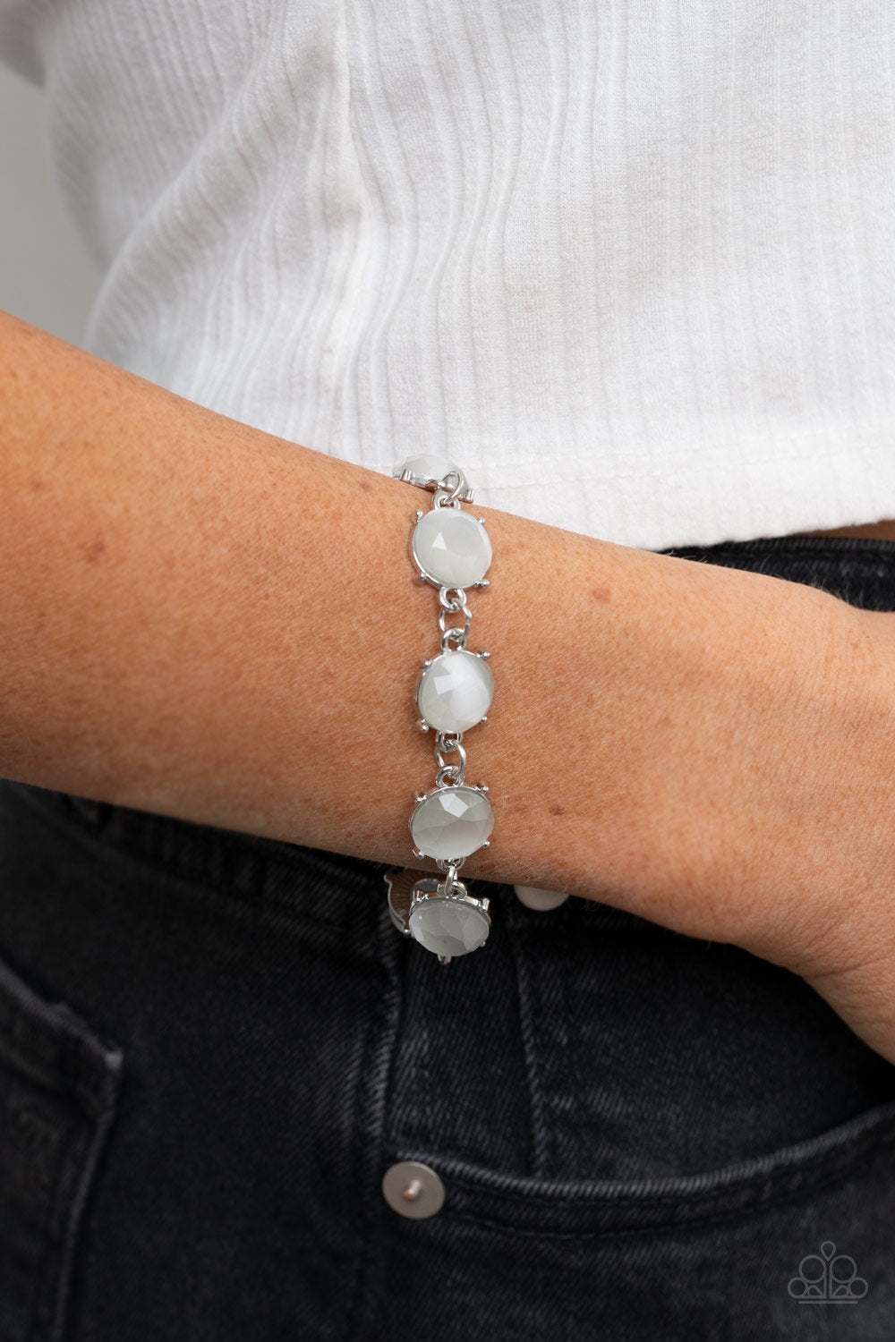 Paparazzi Bracelets - Ms. GLOW It All - White