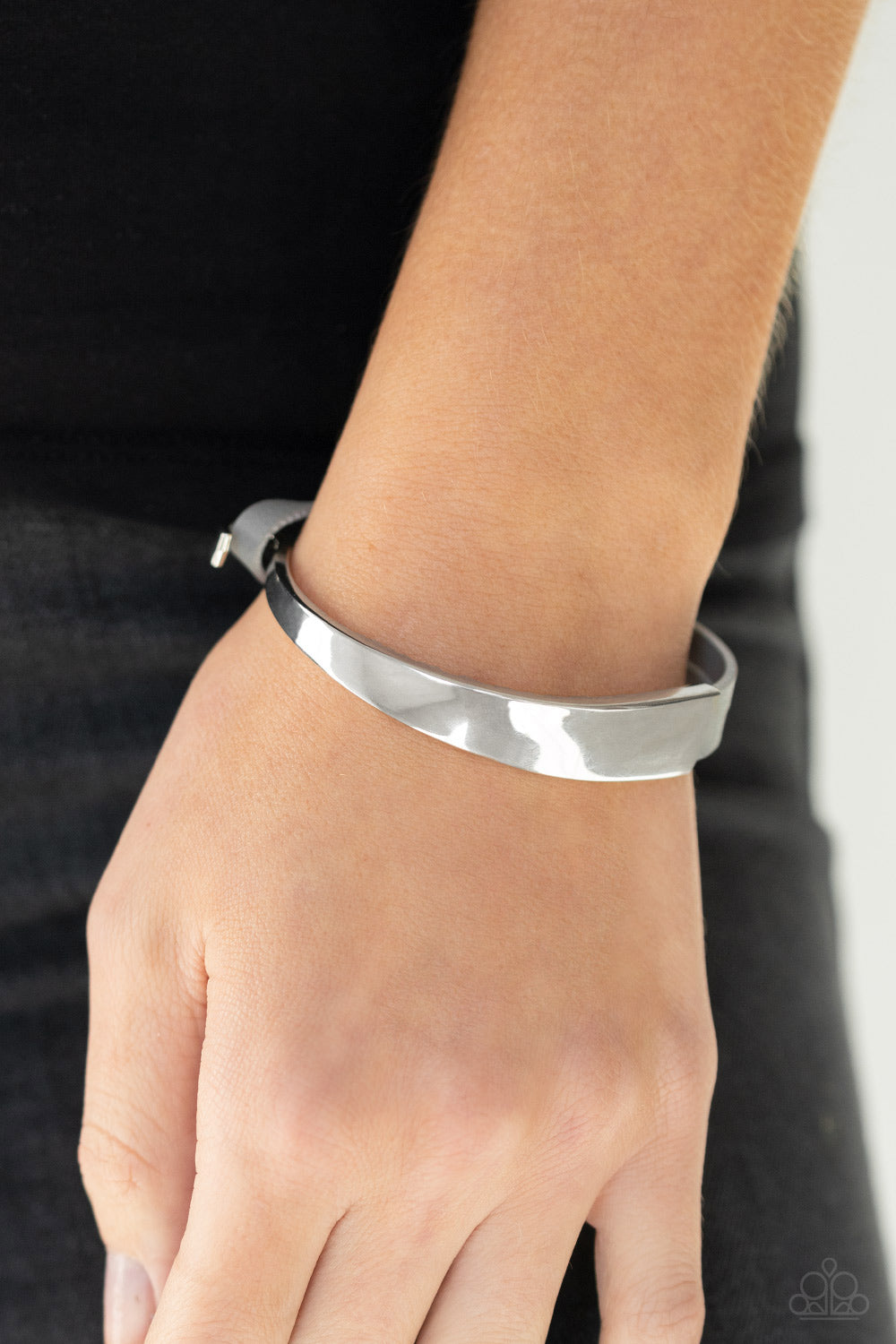 Paparazzi Bracelets - A Notch Above The Rest - Silver