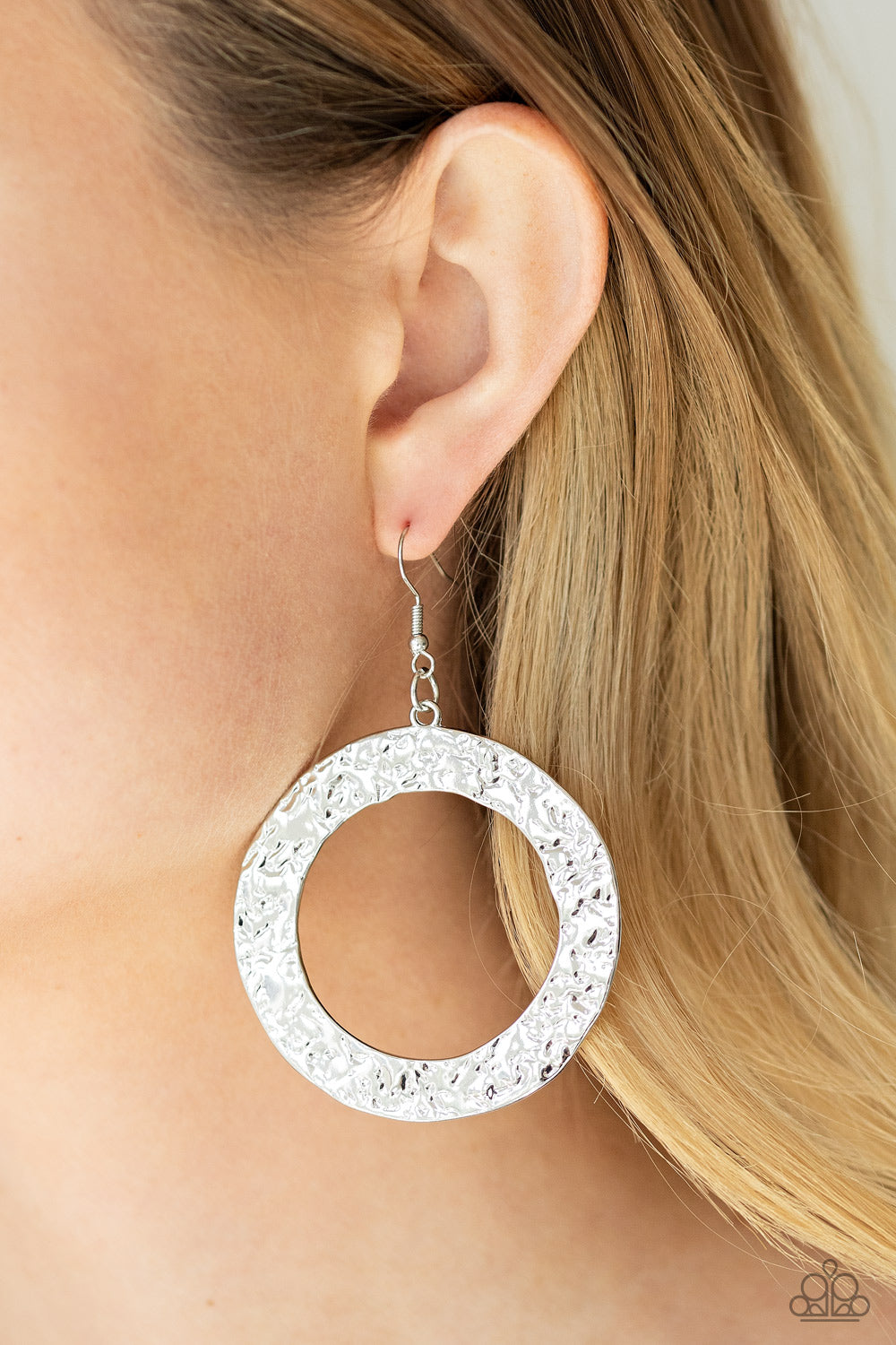 Paparazzi Earrings - PRIMAL Meridian - Silver