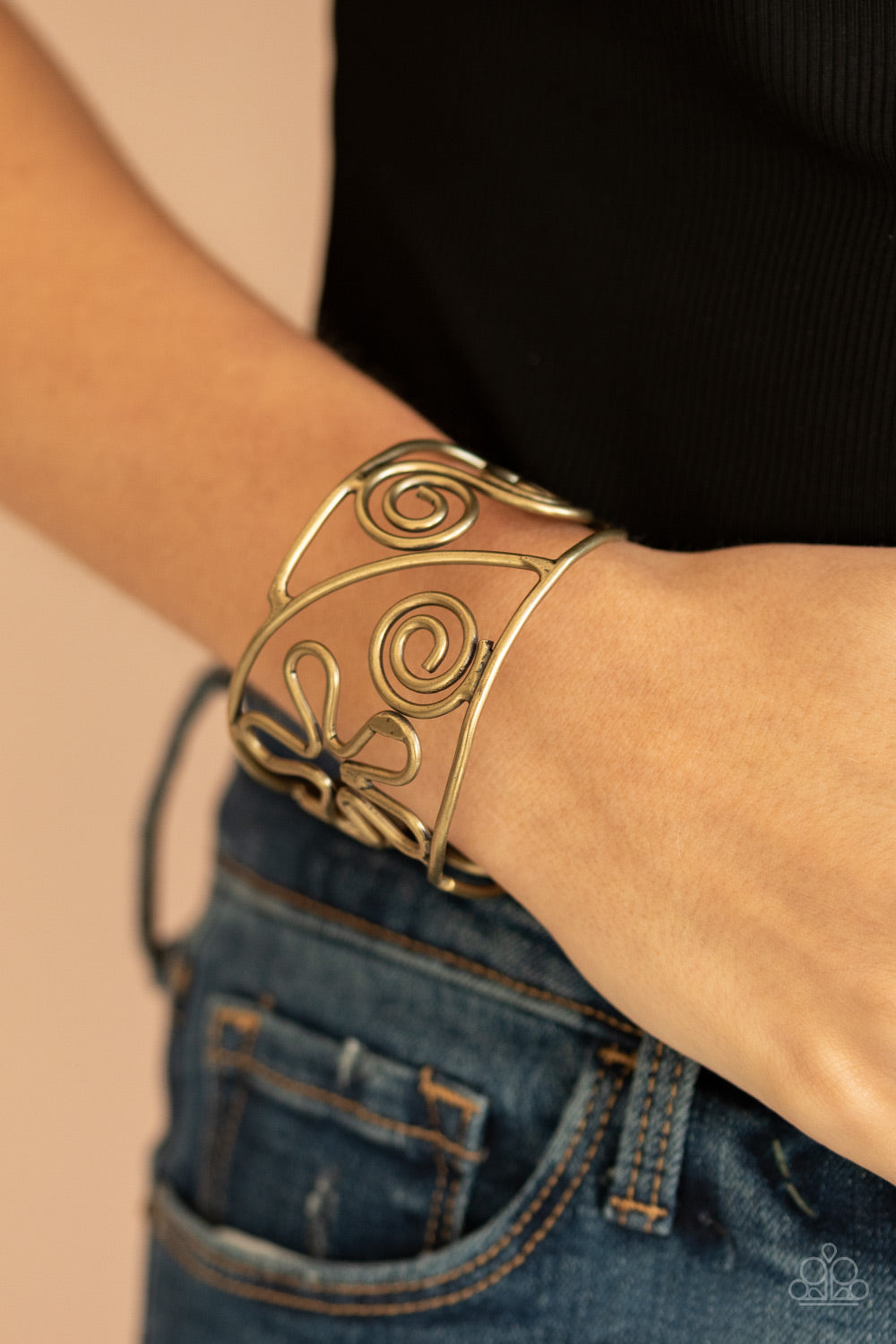Paparazzi Bracelets - Groovy Sensations - Brass Cuff