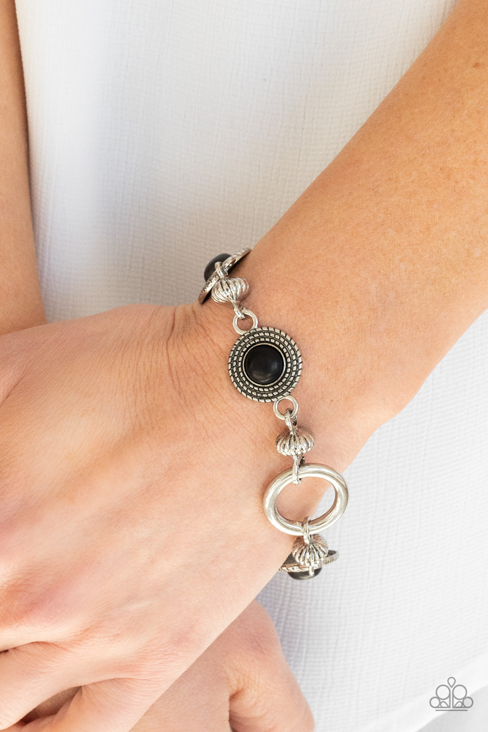 Paparazzi Bracelets - Musical Mountains - Black