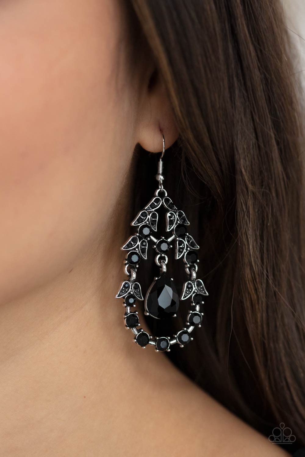 Paparazzi Earrings - Garden Decorum - Black