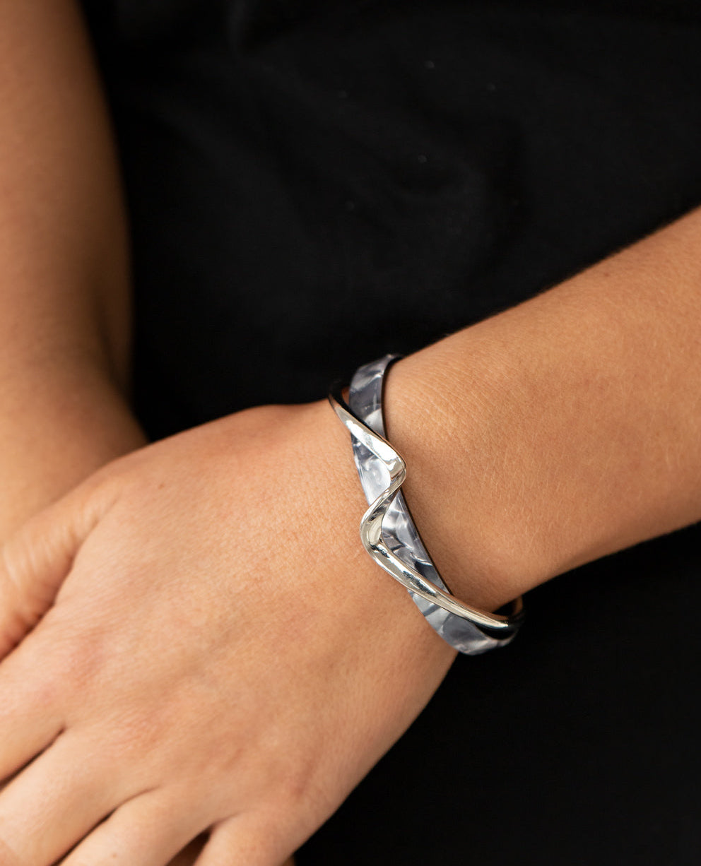 Paparazzi Bracelets - Craveable Curves - Silver
