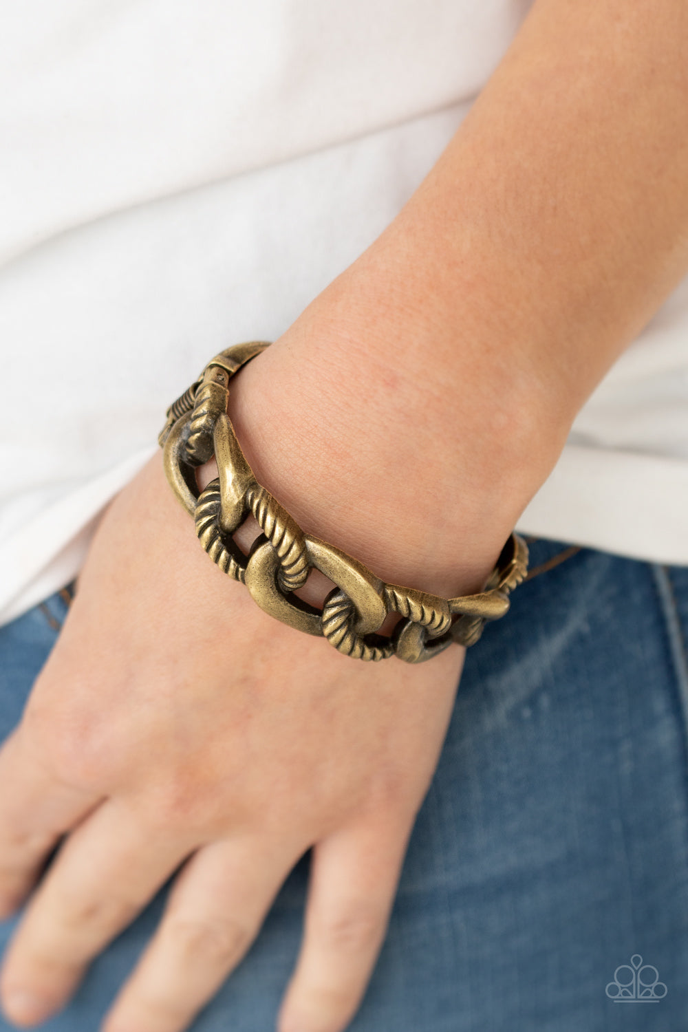 Paparazzi Bracelets - Bold Move - Brass