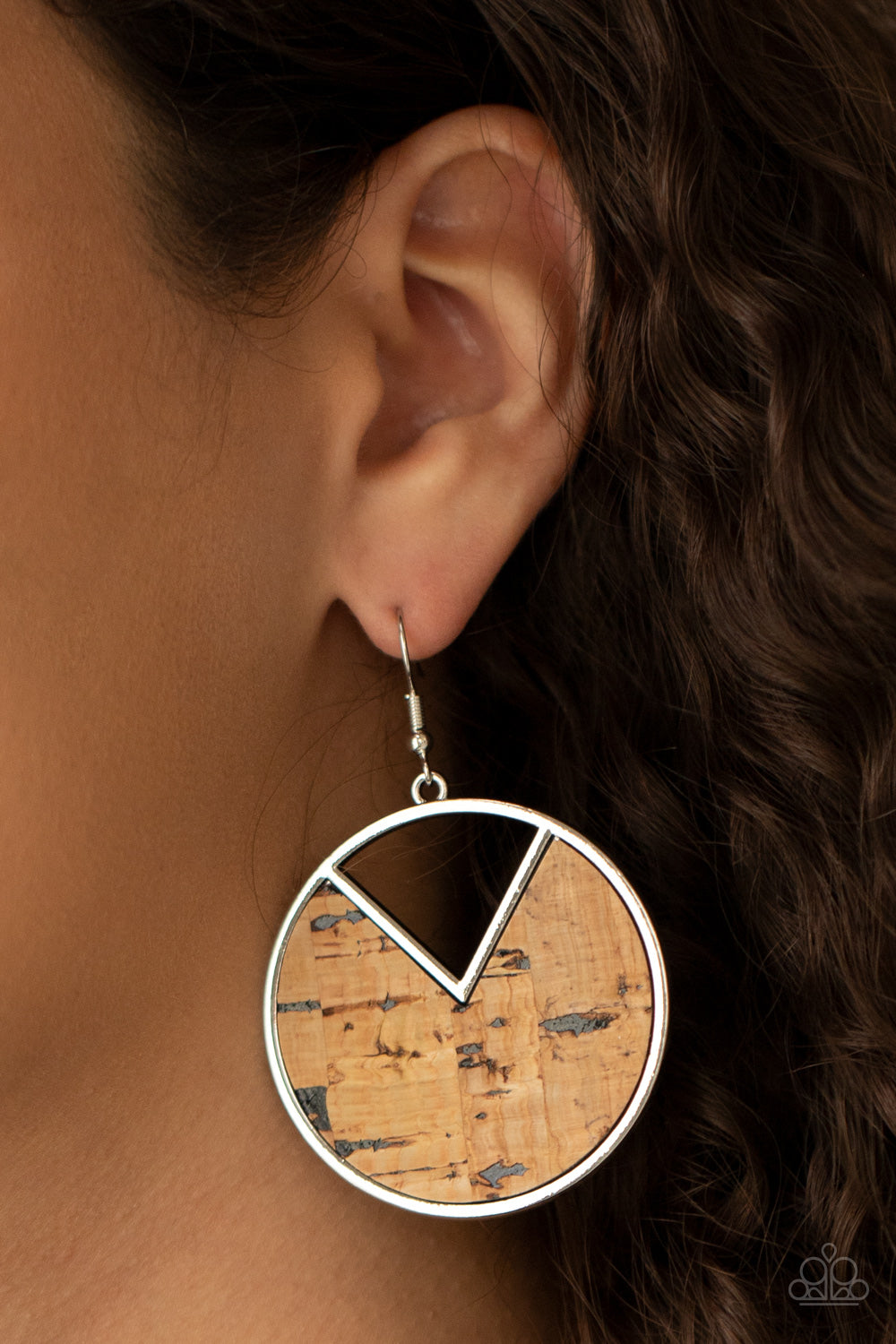 Paparazzi Earrings - Nod to Nature - Black