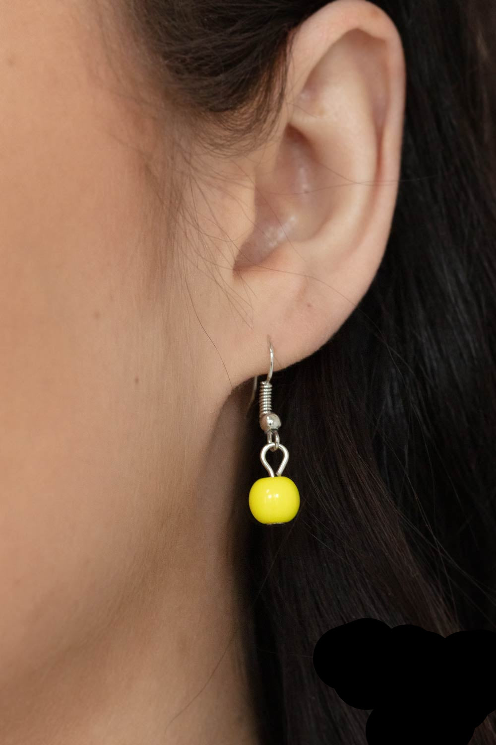 Paparazzi Necklaces - Icy Intimidation - Yellow - N1604