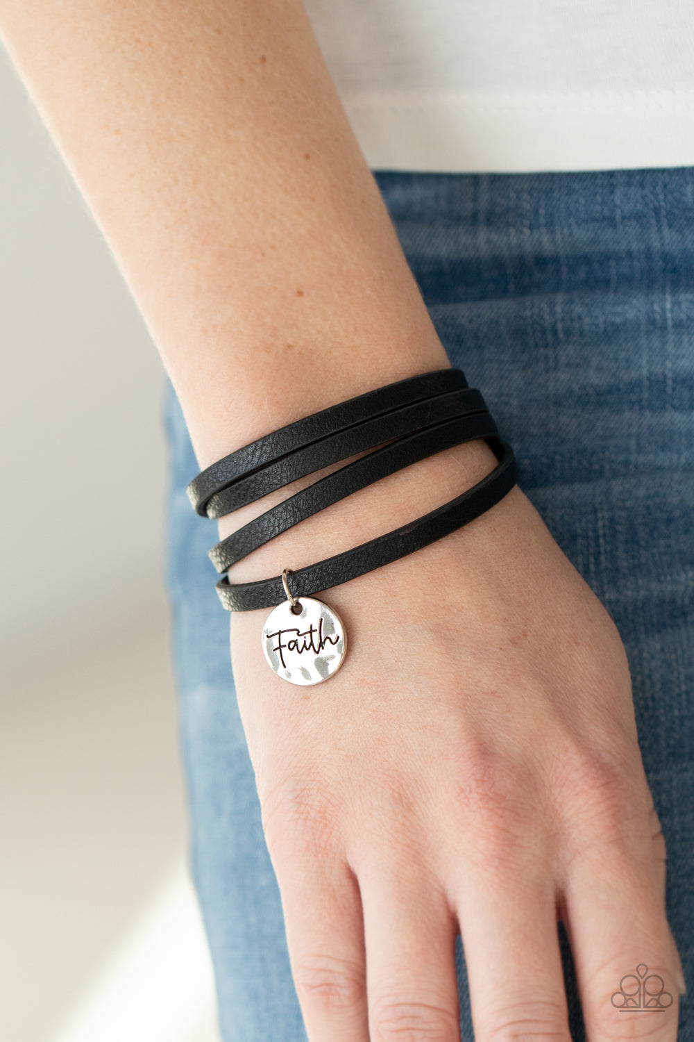 Paparazzi Bracelets - Wonderfully Worded - Black