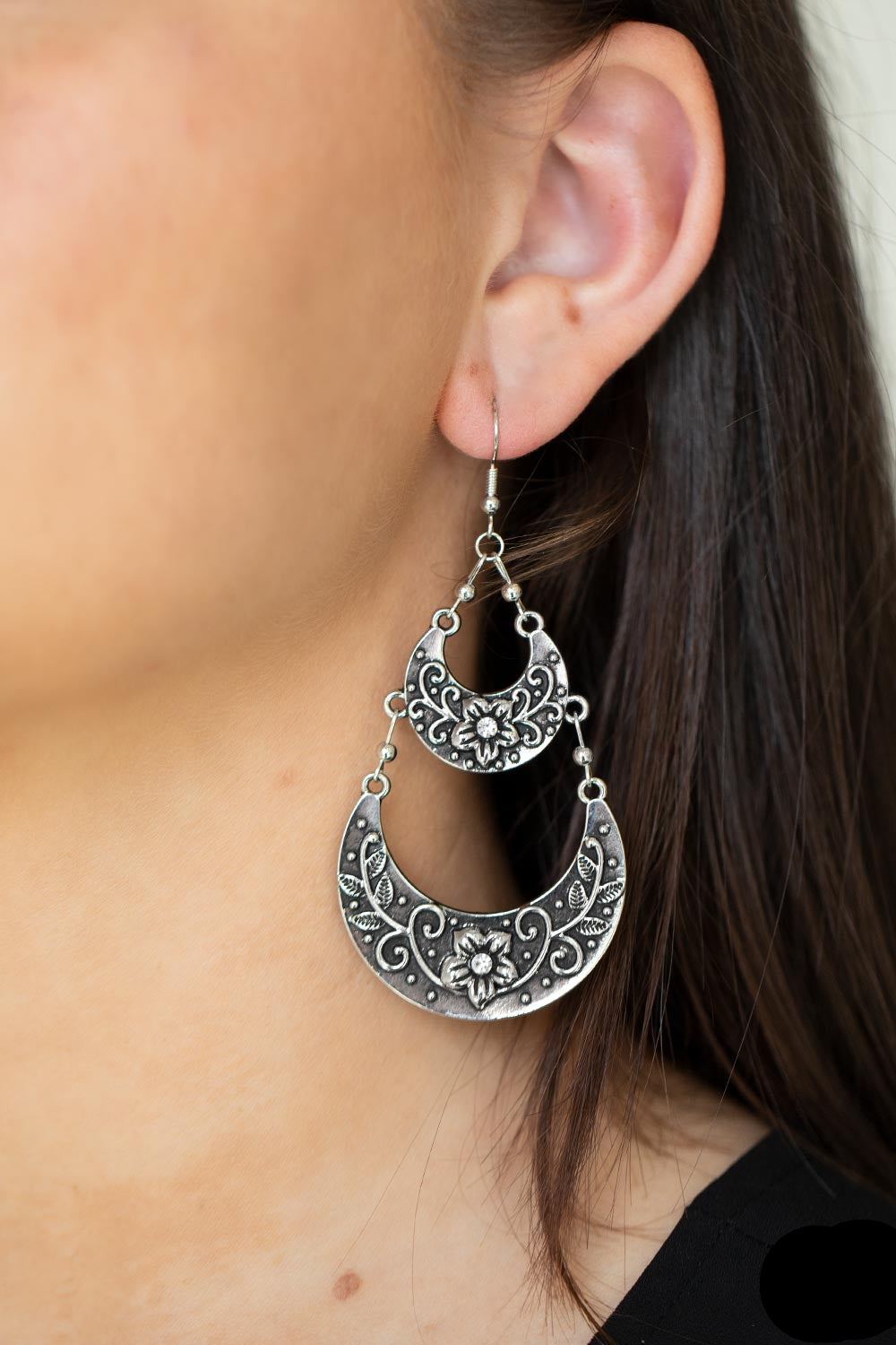Paparazzi Earrings - Springtime Gardens - White