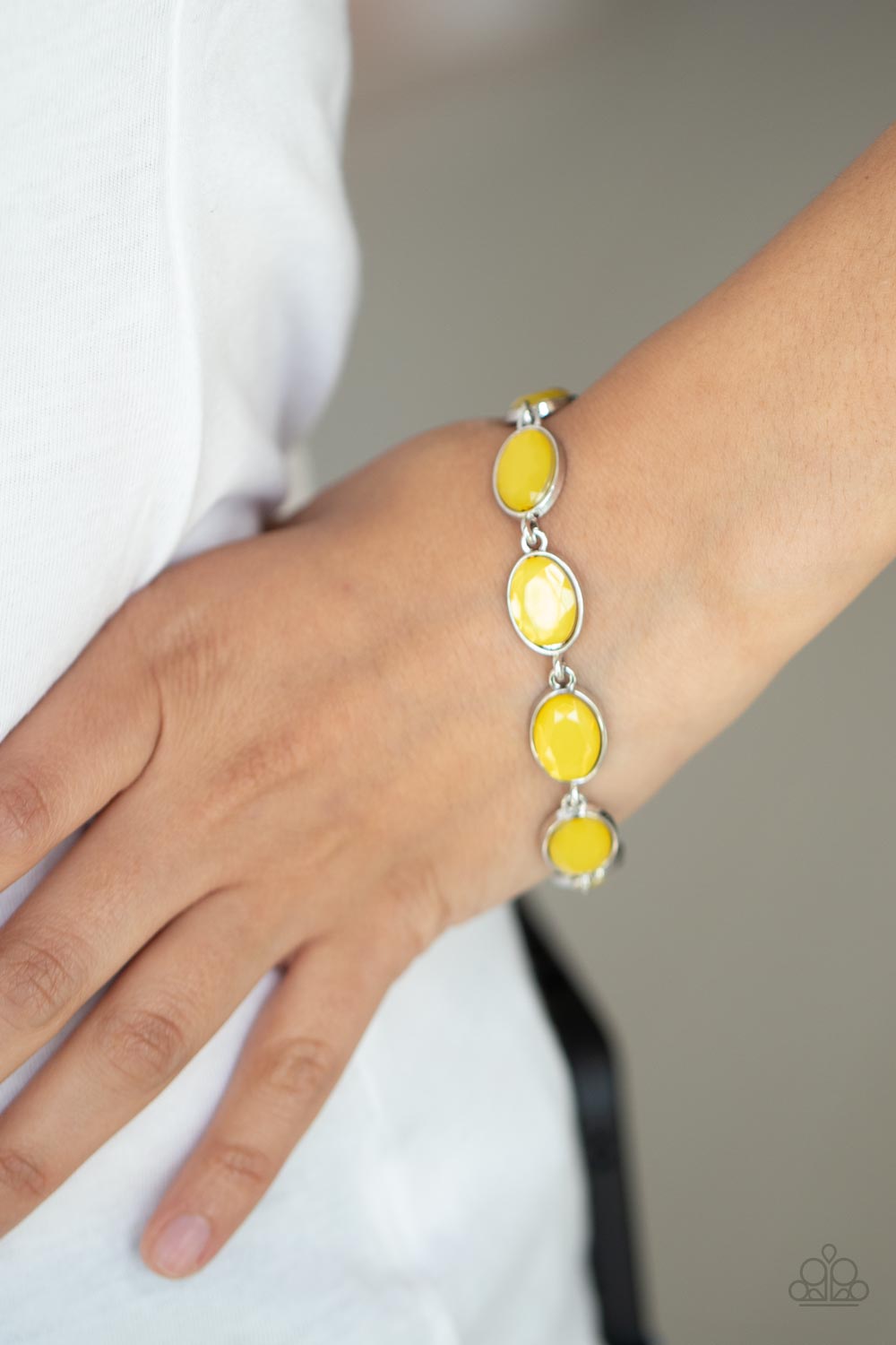 Paparazzi Bracelets - Smooth Move - Yellow