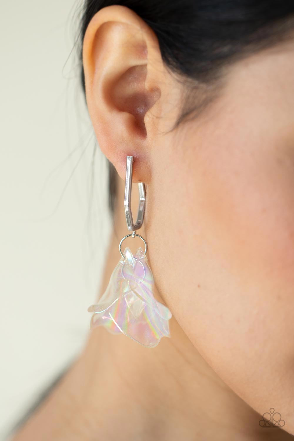 Paparazzi Earrings - Jaw-Droppingly Jelly - Silver