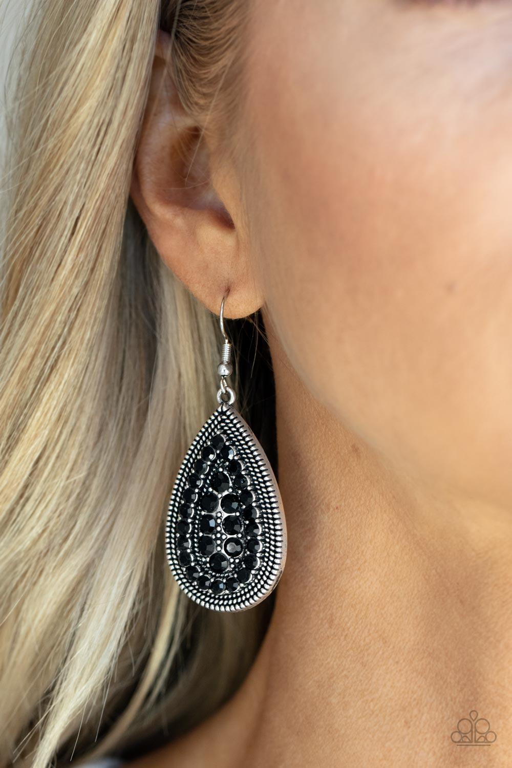 Paparazzi Earrings - Interstellar Idol - Black