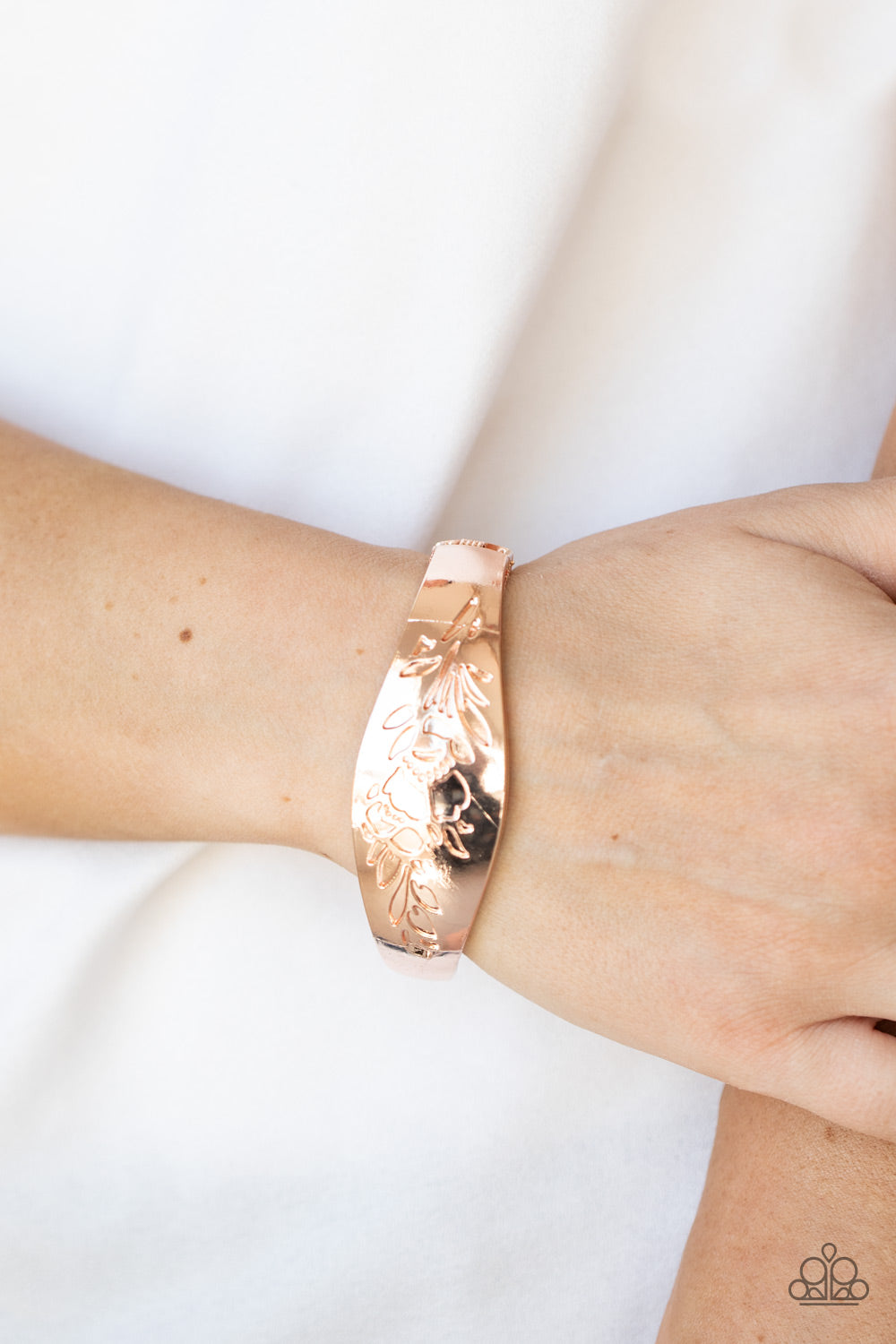 Paparazzi Bracelets - Fond of Florals - Rose Gold
