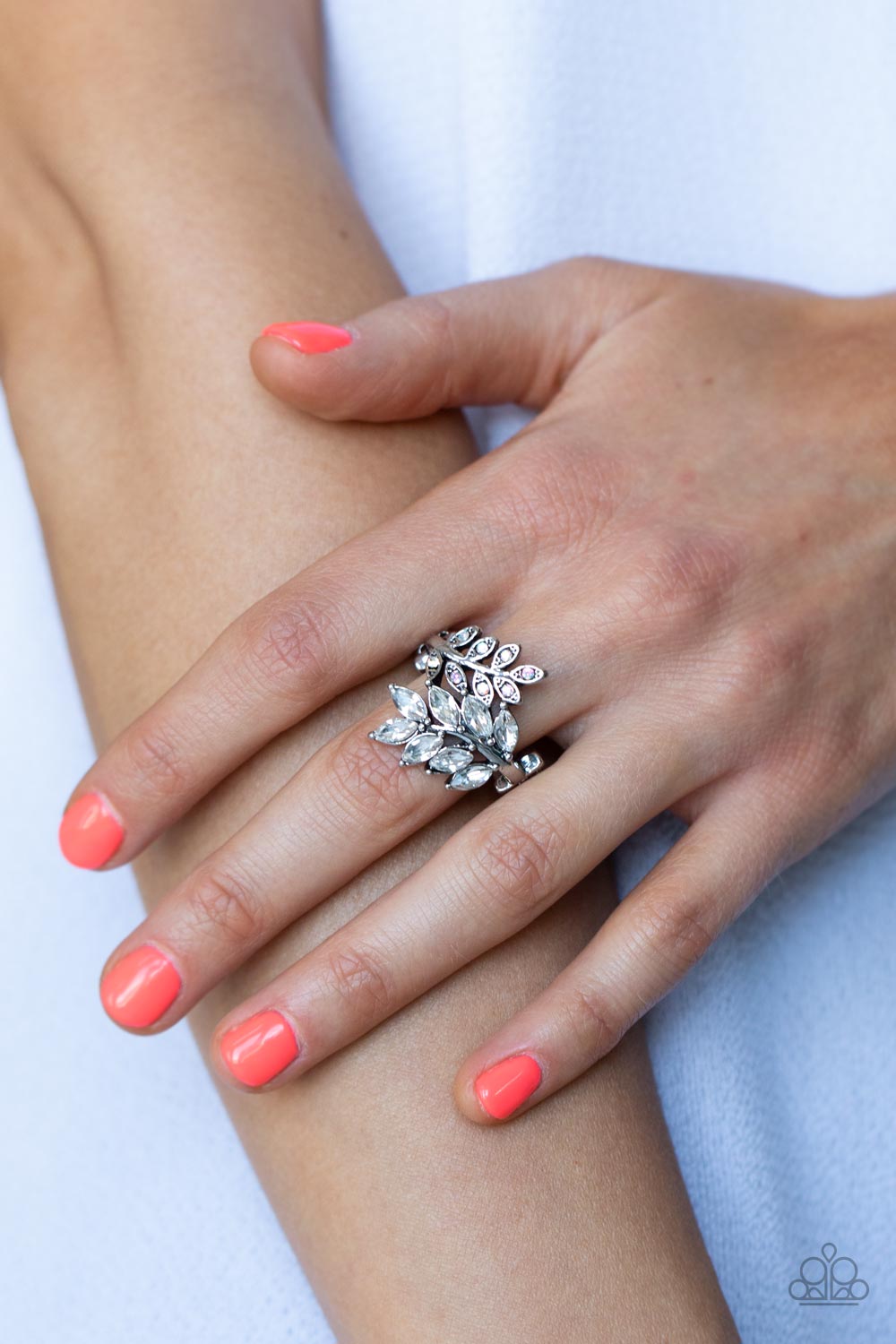 Paparazzi Rings - Glowing Gardenista - White
