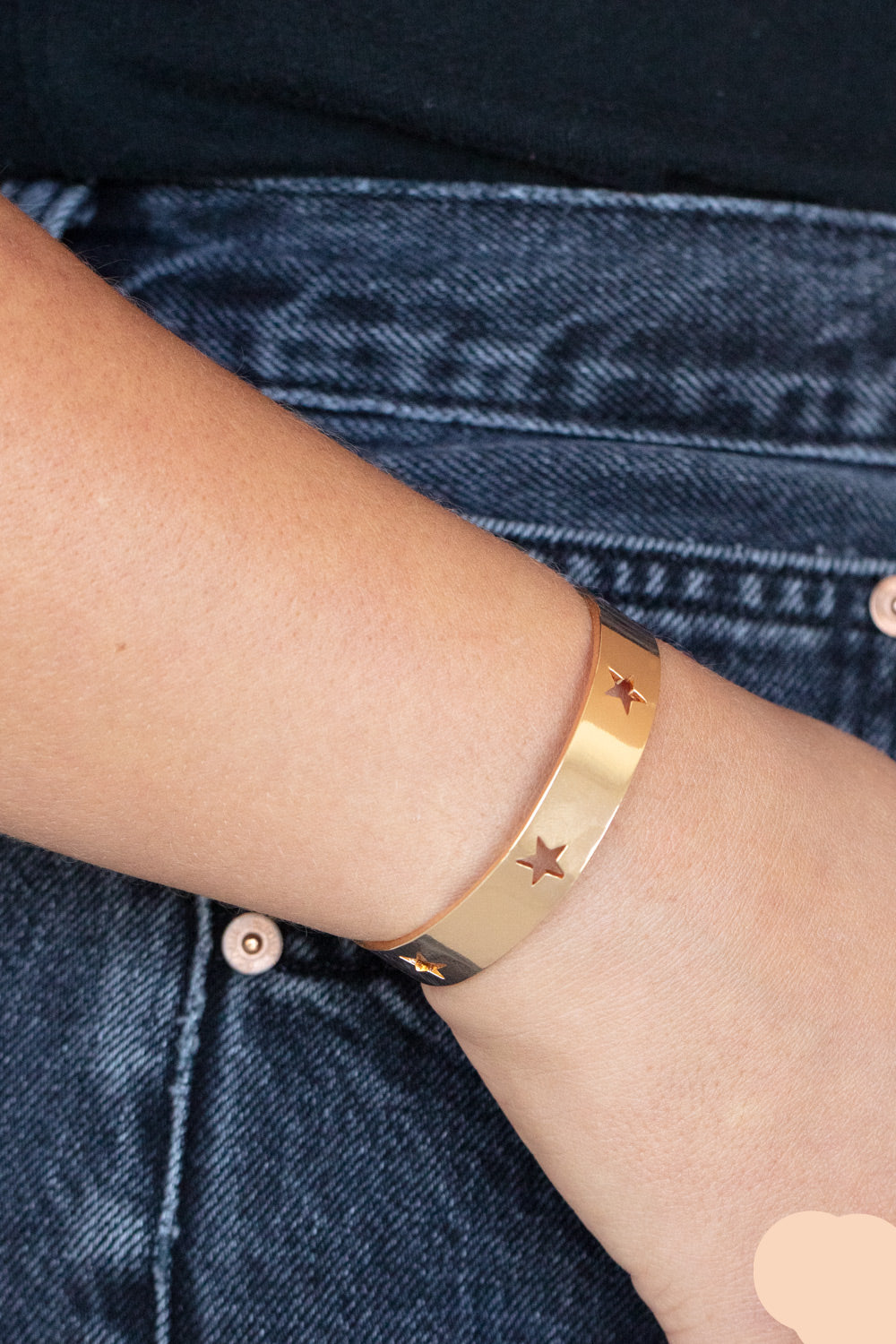 Paparazzi Bracelets - American Girl Glamour - Gold - B1345