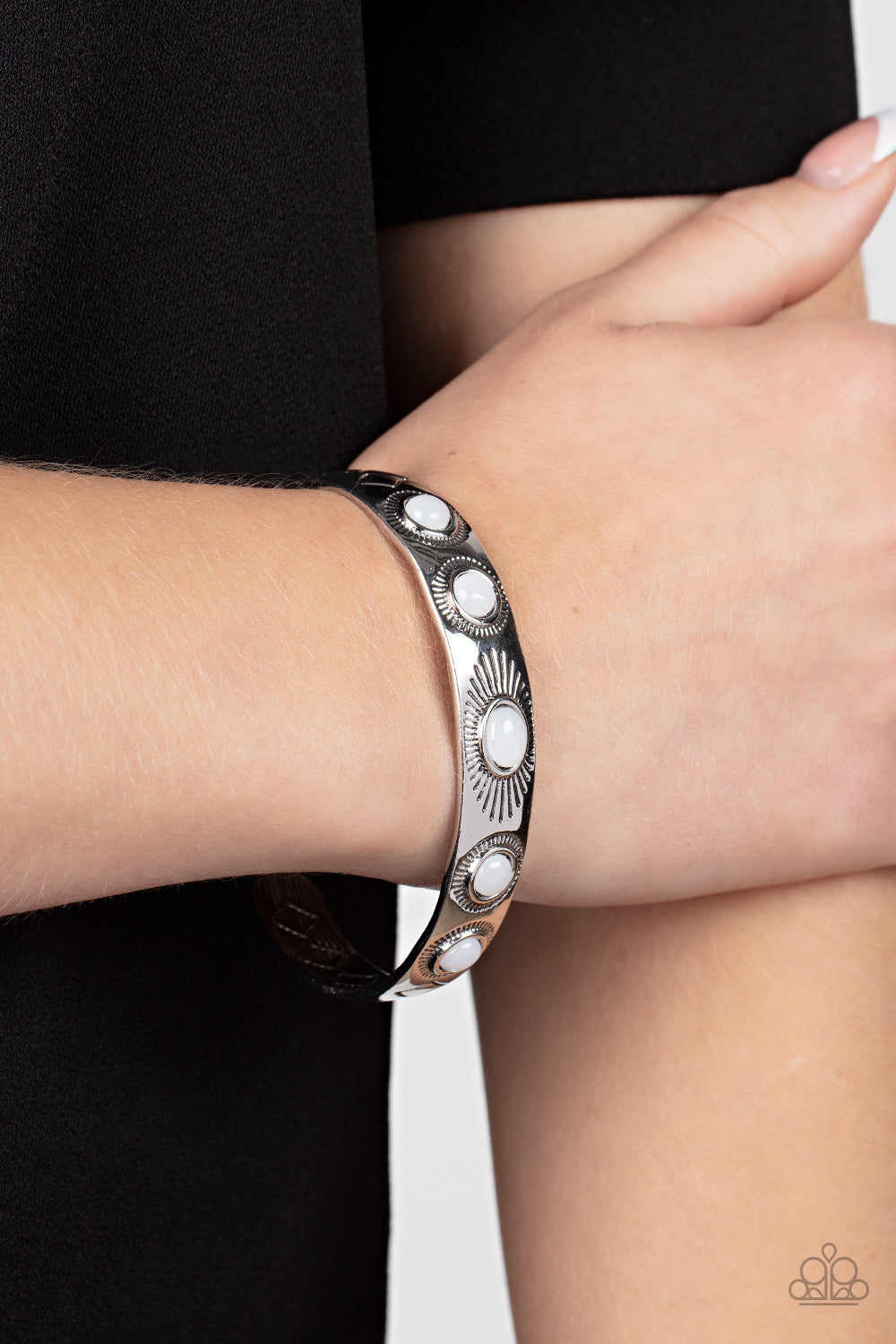 Paparazzi Bracelets - Heavenly Horizons - White