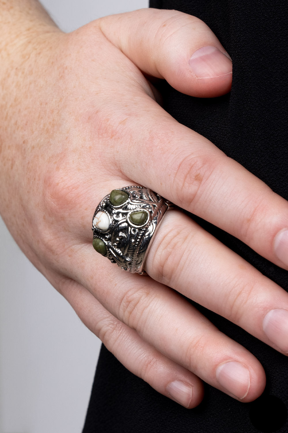 Paparazzi Rings - Down-To-Earth Detail - Green