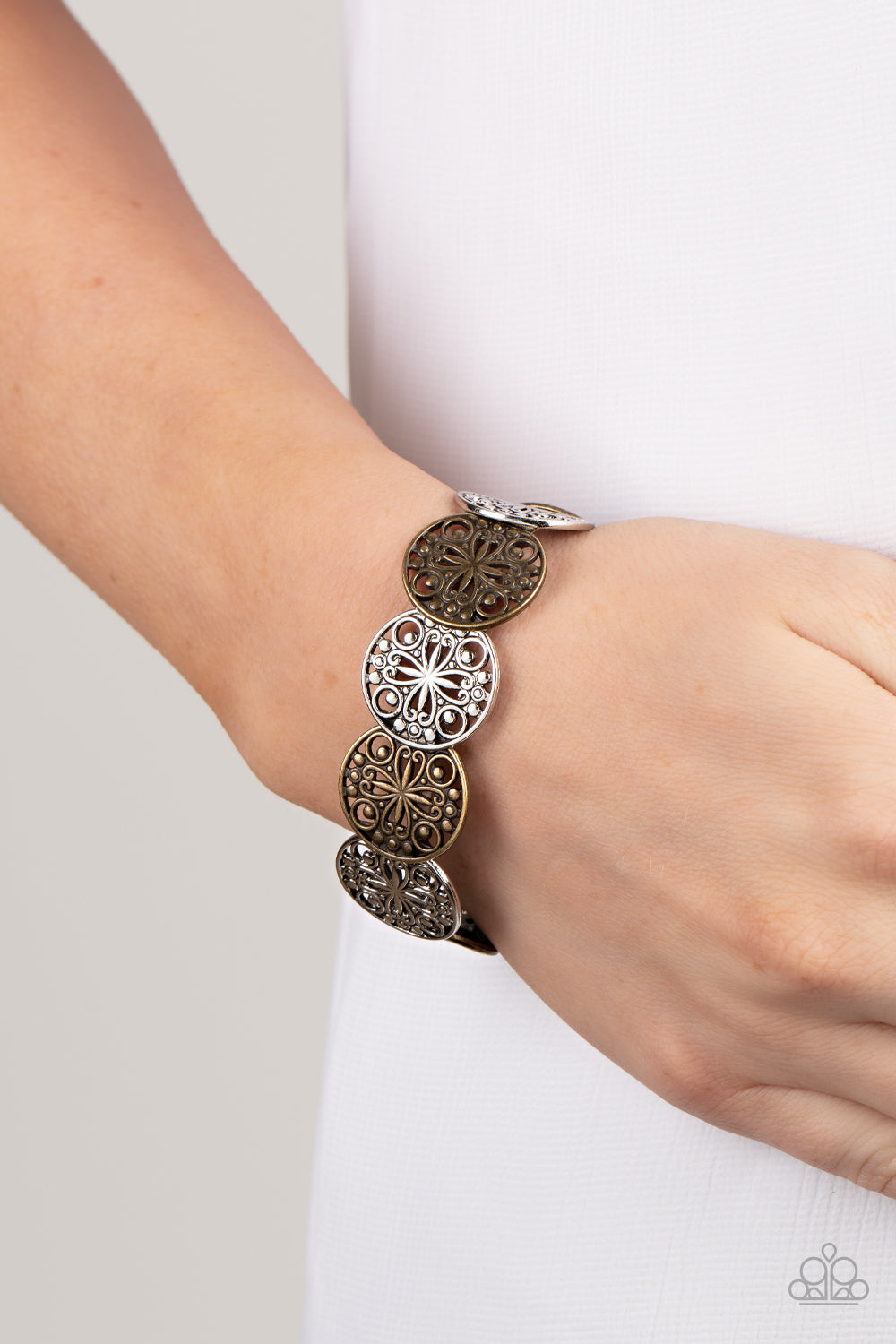 Paparazzi Bracelets - Portico Picnic - Multi