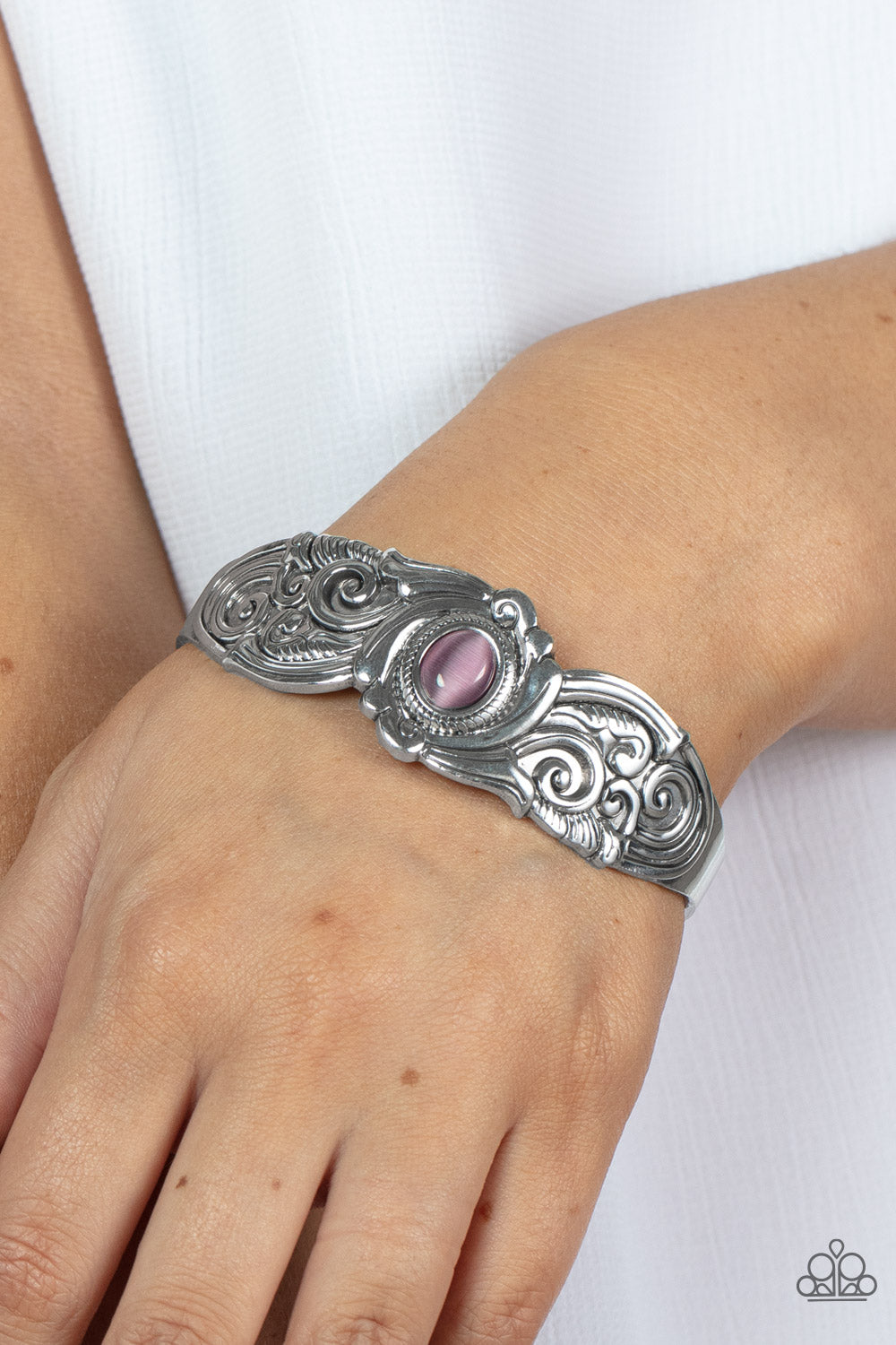 Paparazzi Bracelets - Glowing Enchantment - Purple