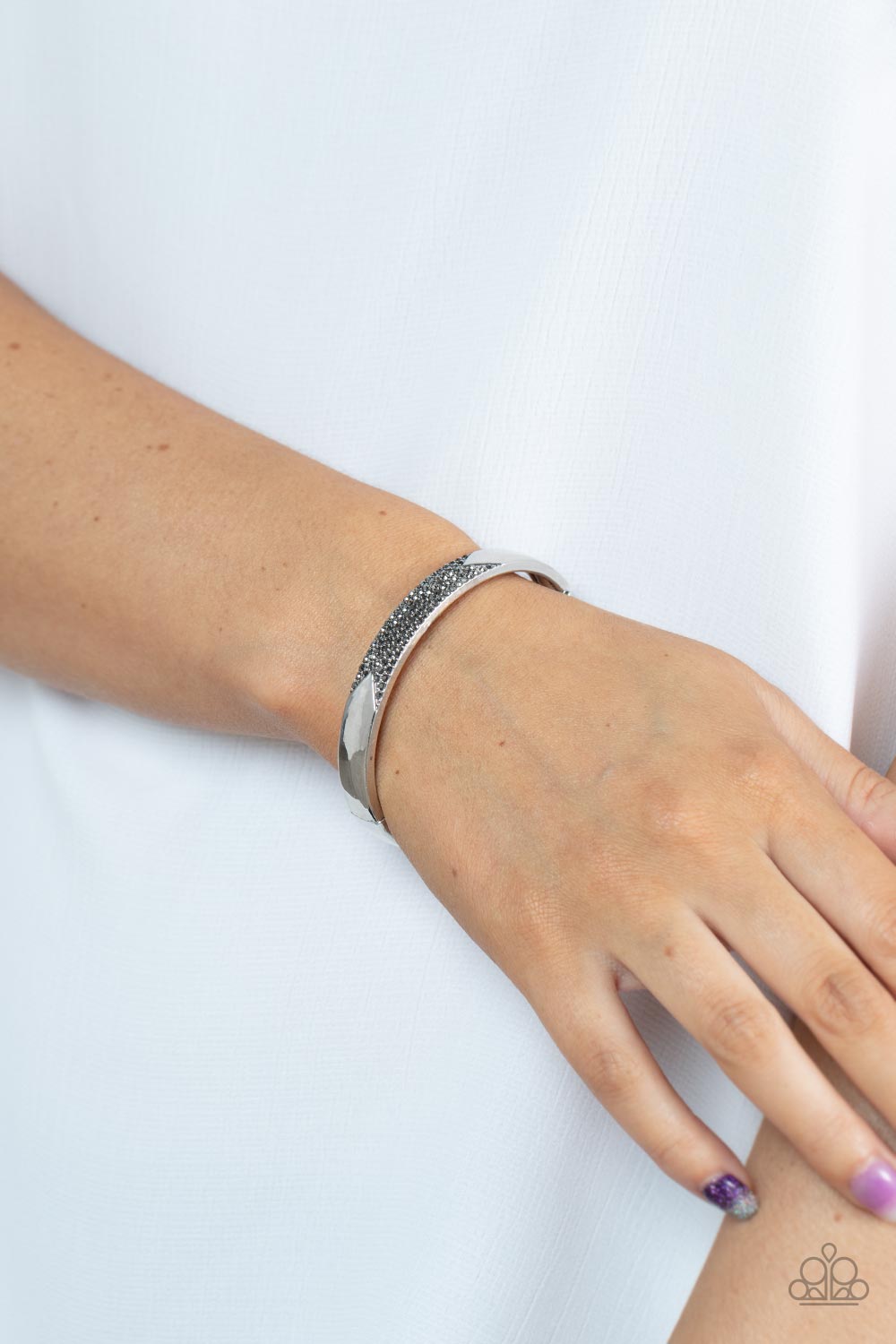 Paparazzi Bracelets - Radiant Edge - Silver