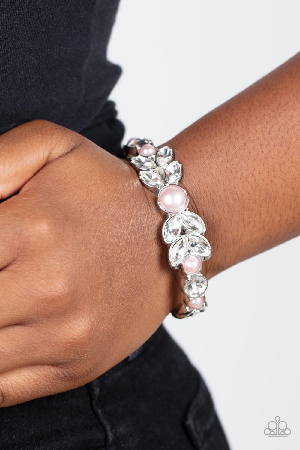 Paparazzi Bracelets - Regal Reminiscence - Pink