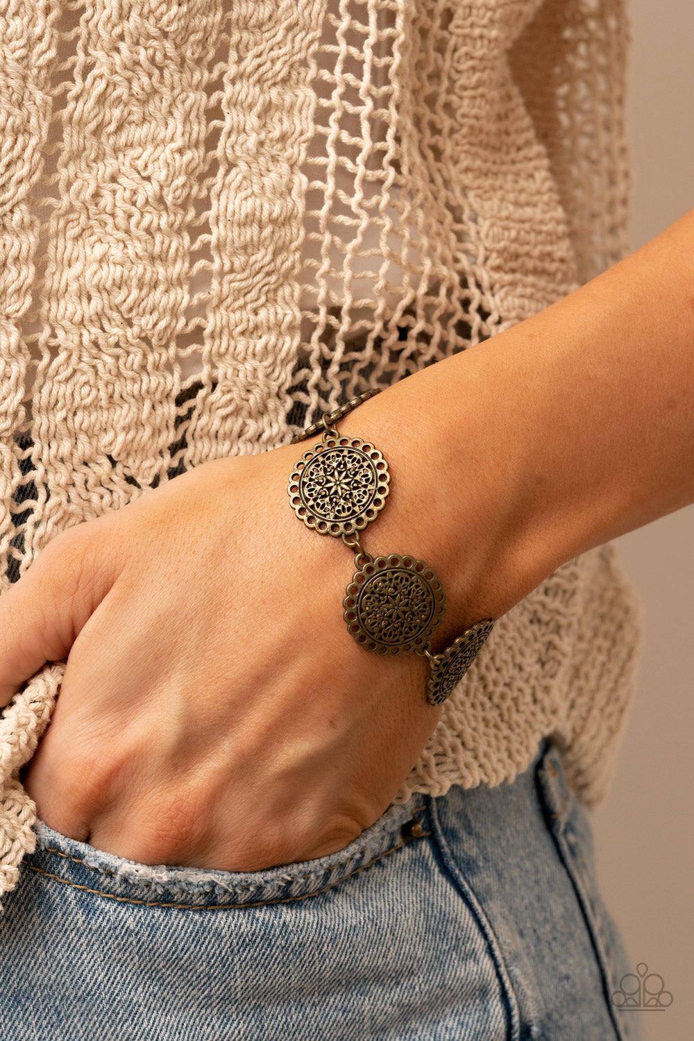 Paparazzi Bracelets - Garden Gate Glamour - Brass