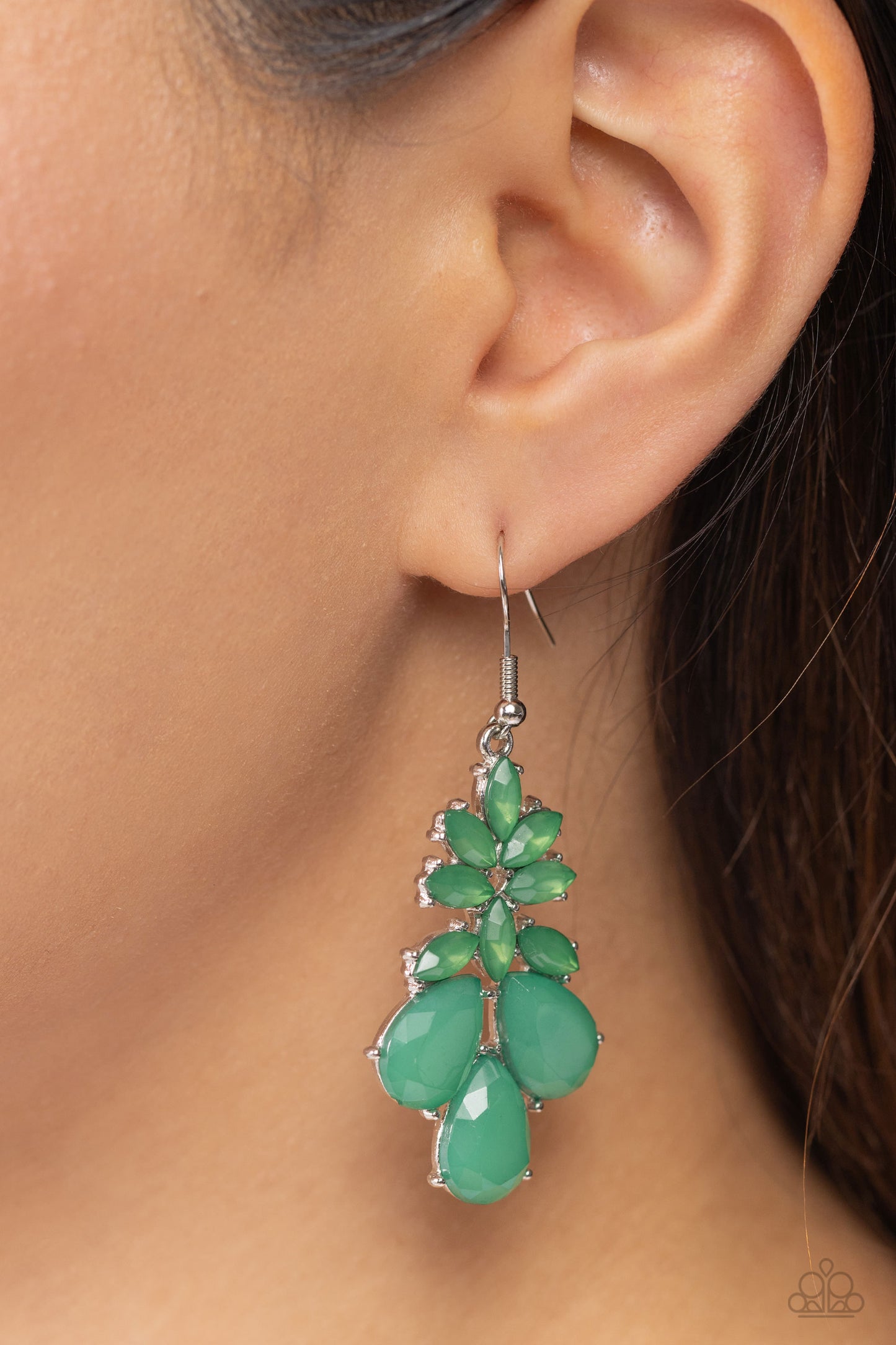 Paparazzi Earrings - Fashionista Fiesta - Green
