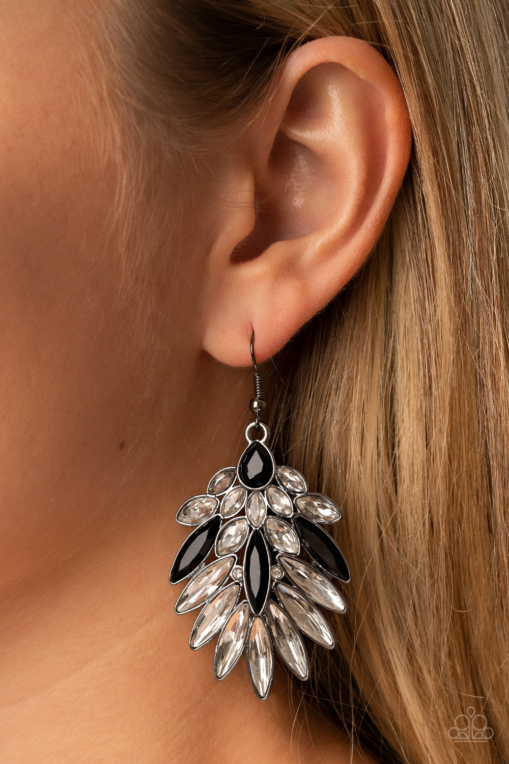 Paparazzi Earrings - Cosmic-politan - Black