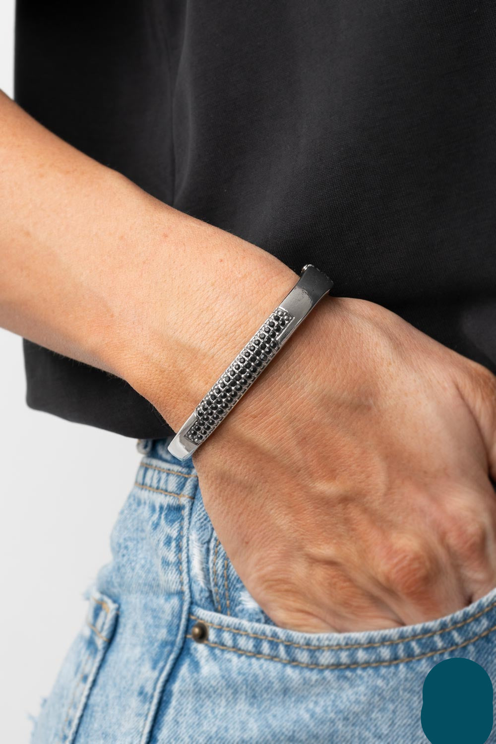 Paparazzi Bracelets - Chart-Topping Twinkle - Black
