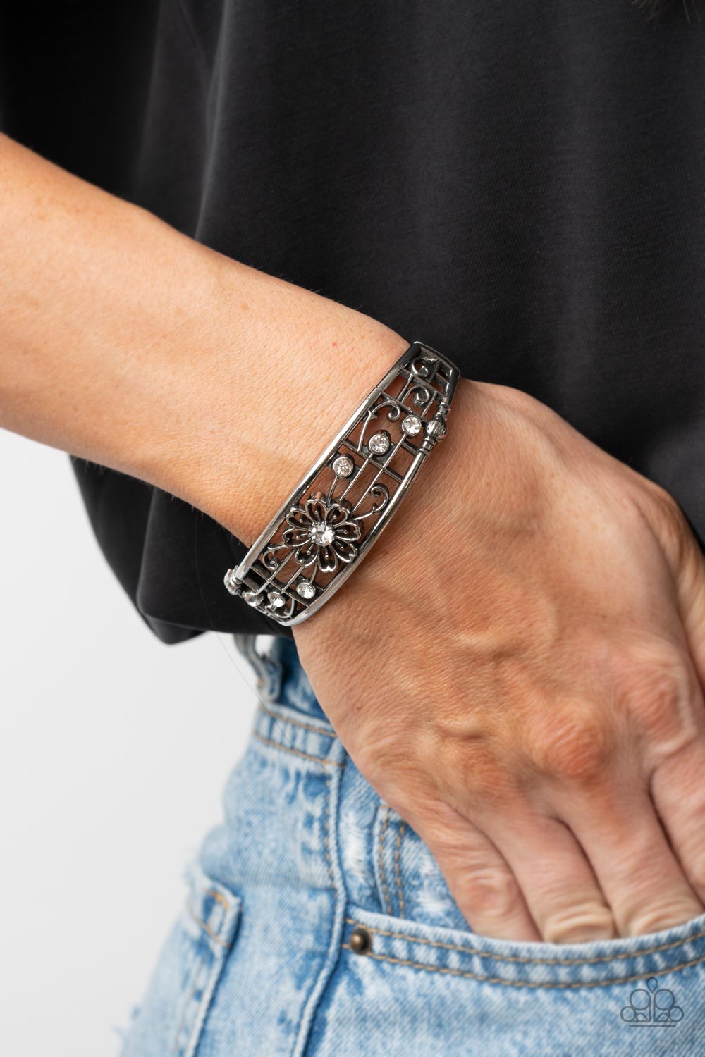 Paparazzi Bracelets - Prairie Musical - White