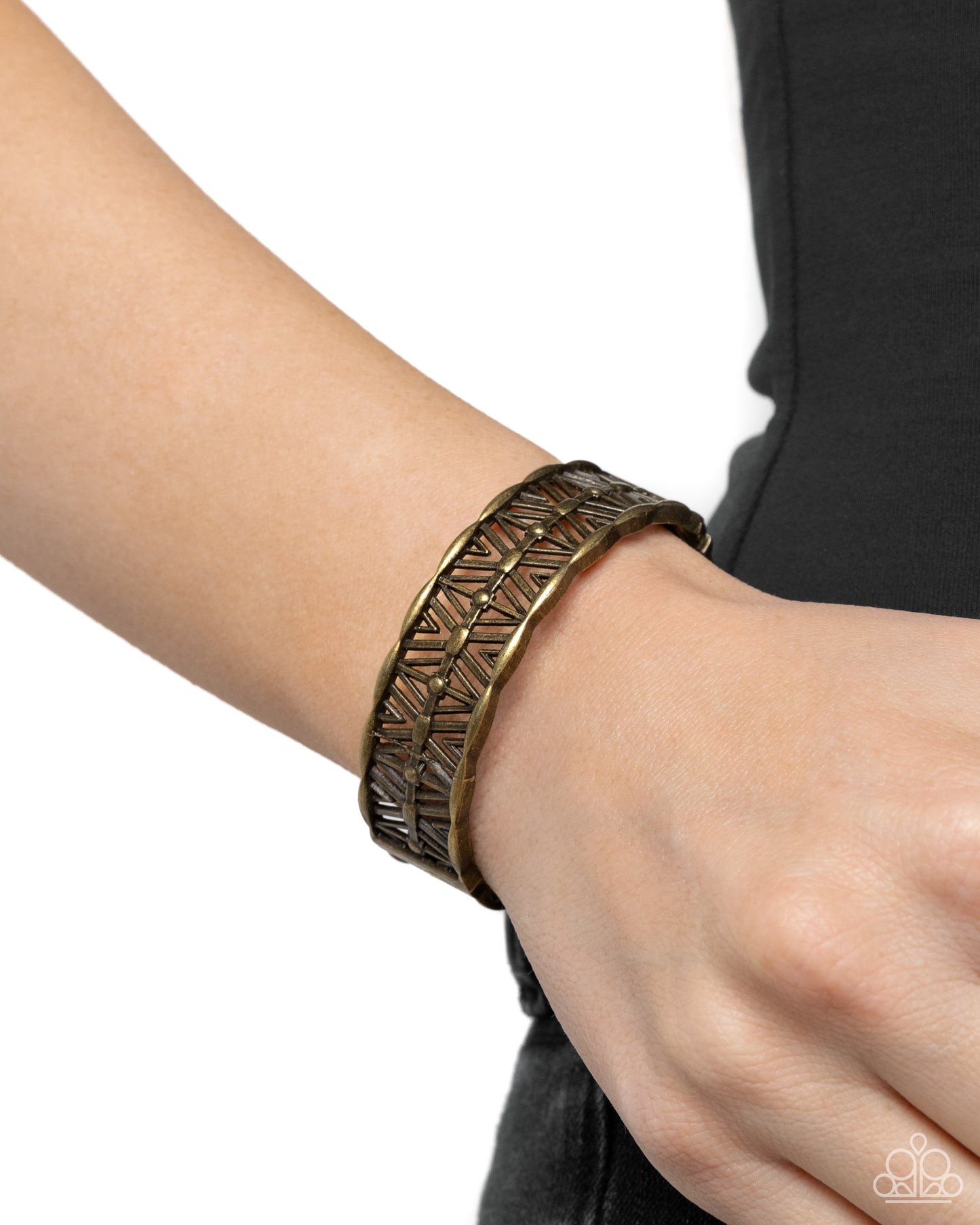 Paparazzi Bracelets - ESCAPADE Artist - Brass