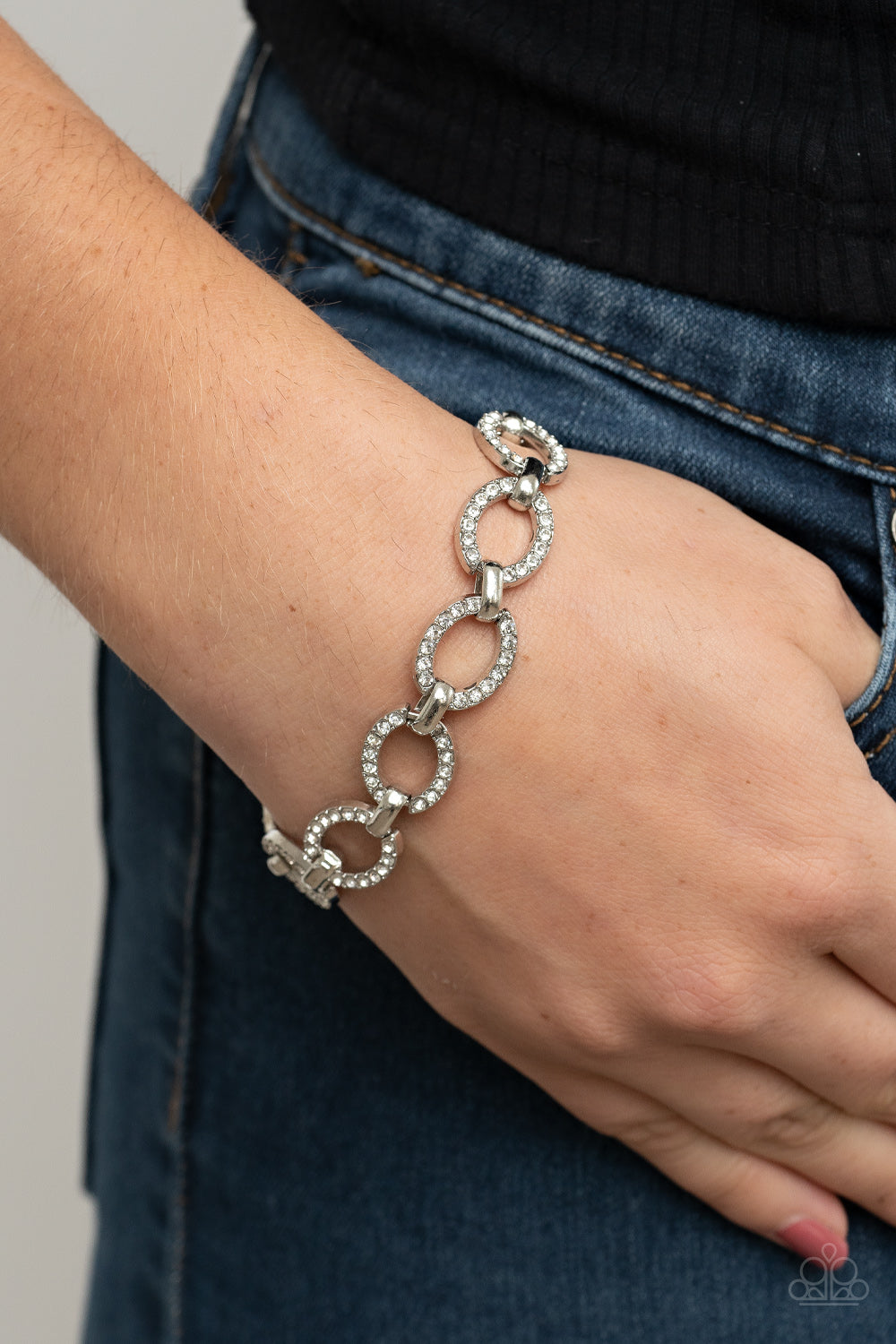 Paparazzi Bracelets - Date Night Debonair - White