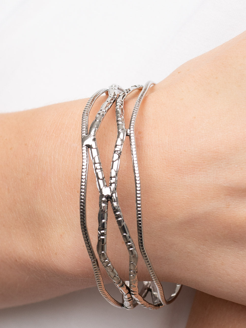 Paparazzi Bracelets - A Narrow Escapade - Silver