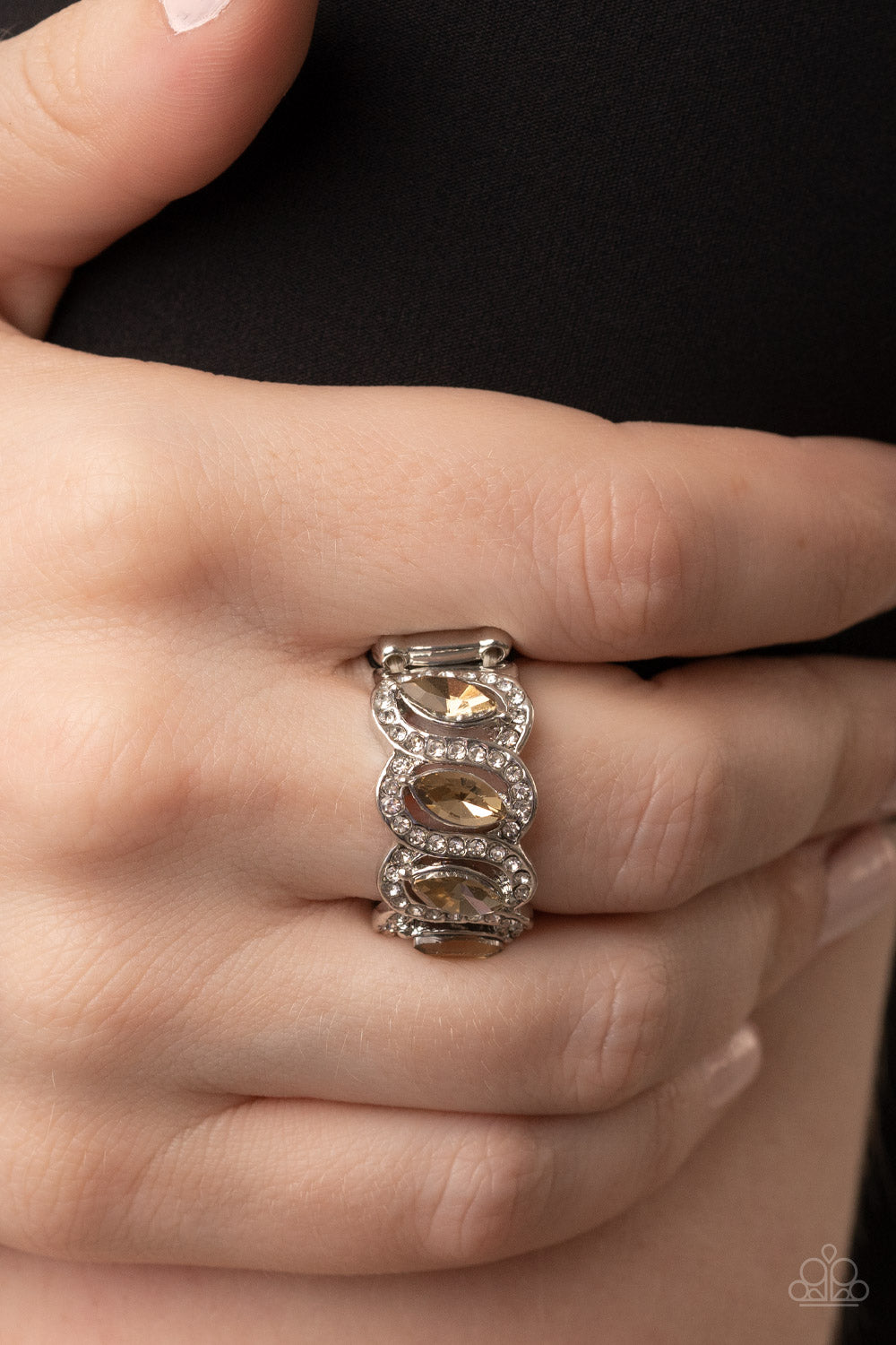 Paparazzi Rings - Staggering Sparkle - Brown