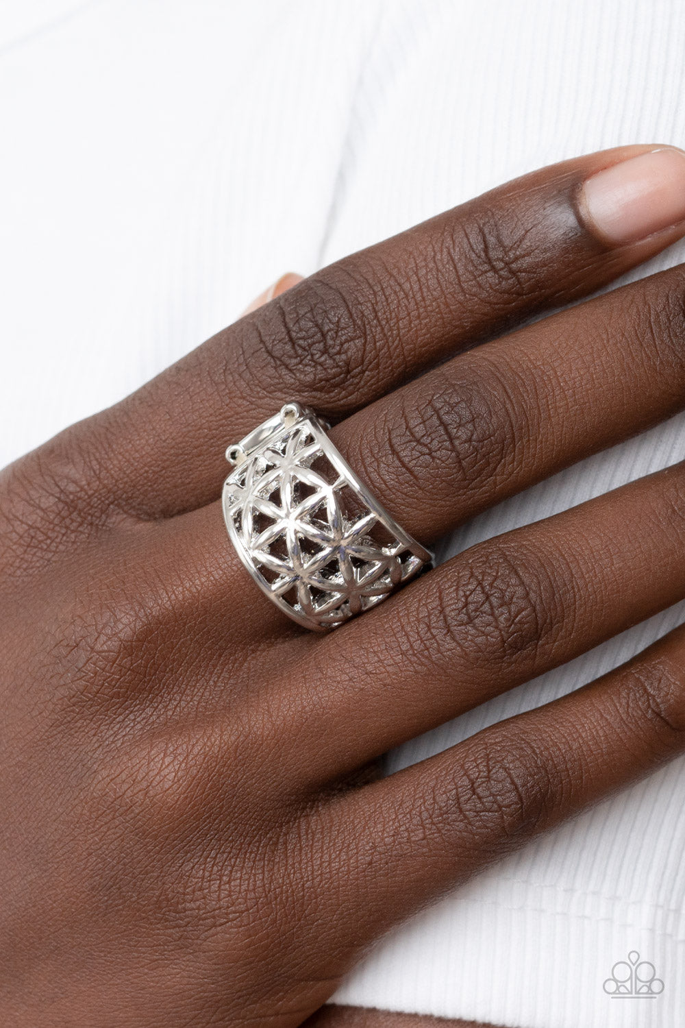 Paparazzi Rings - Gardenia Gazebo - Silver