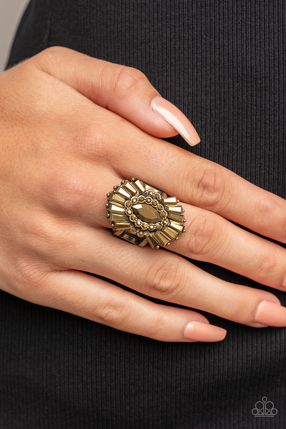 Paparazzi Rings - Daringly Deco - Brass