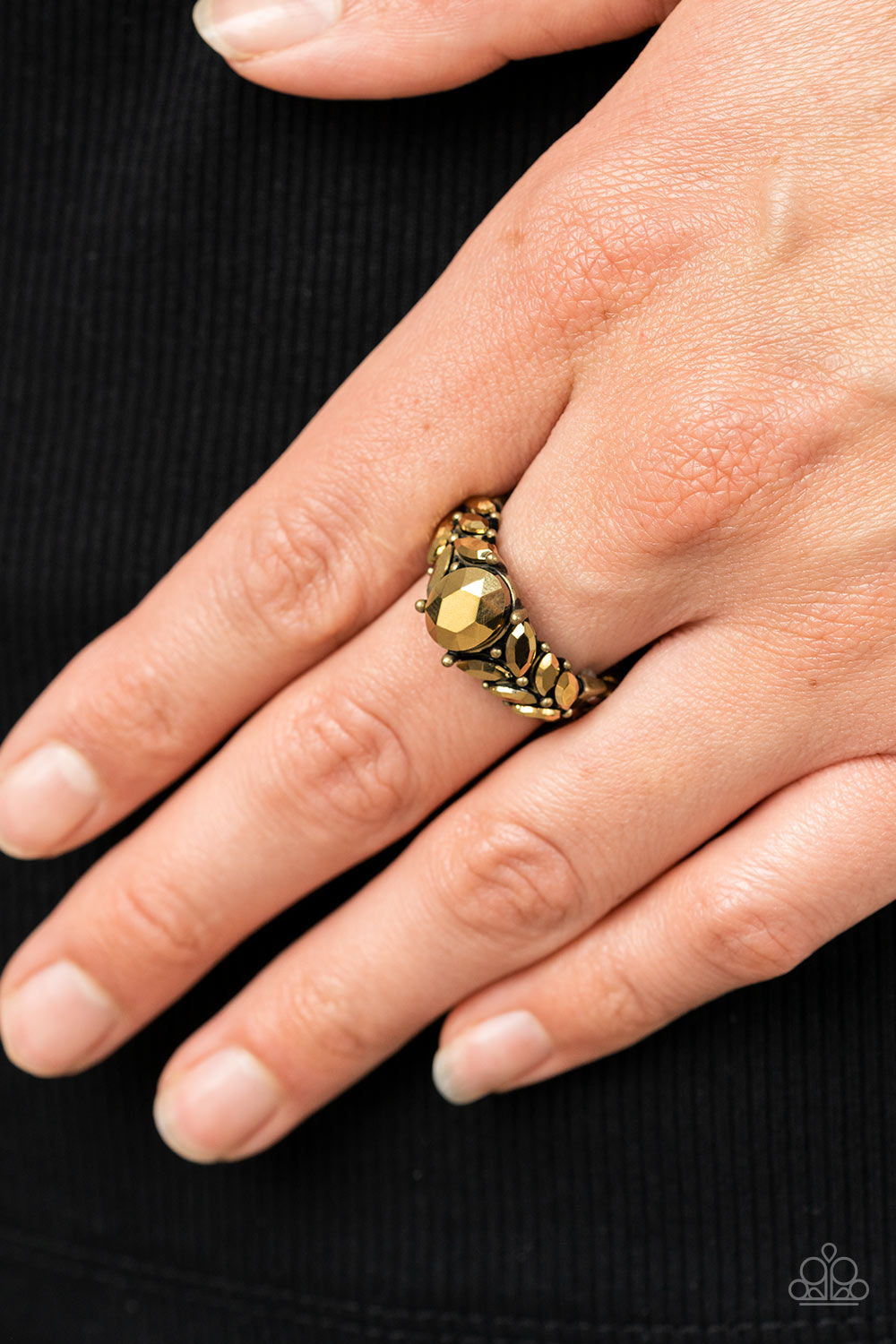 Paparazzi Rings - Smooth Smolder - Brass