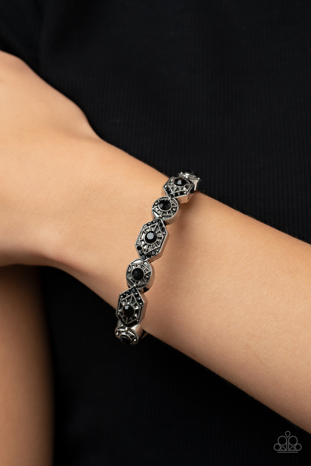 Paparazzi Bracelets - Eye-Opening Opulence - Black
